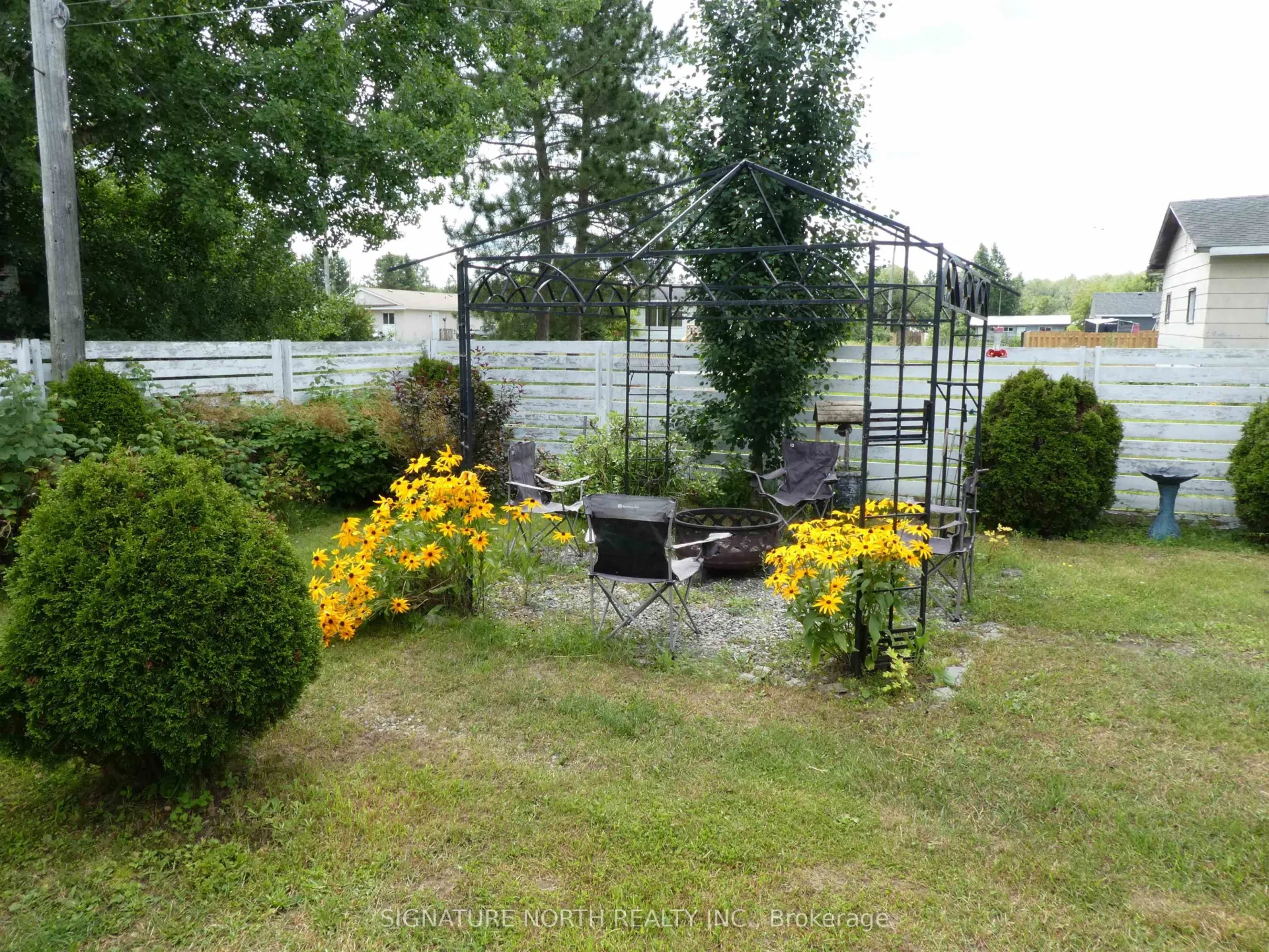 Photo 8 of 337 Garnet Drive, Greenstone — HOMEH