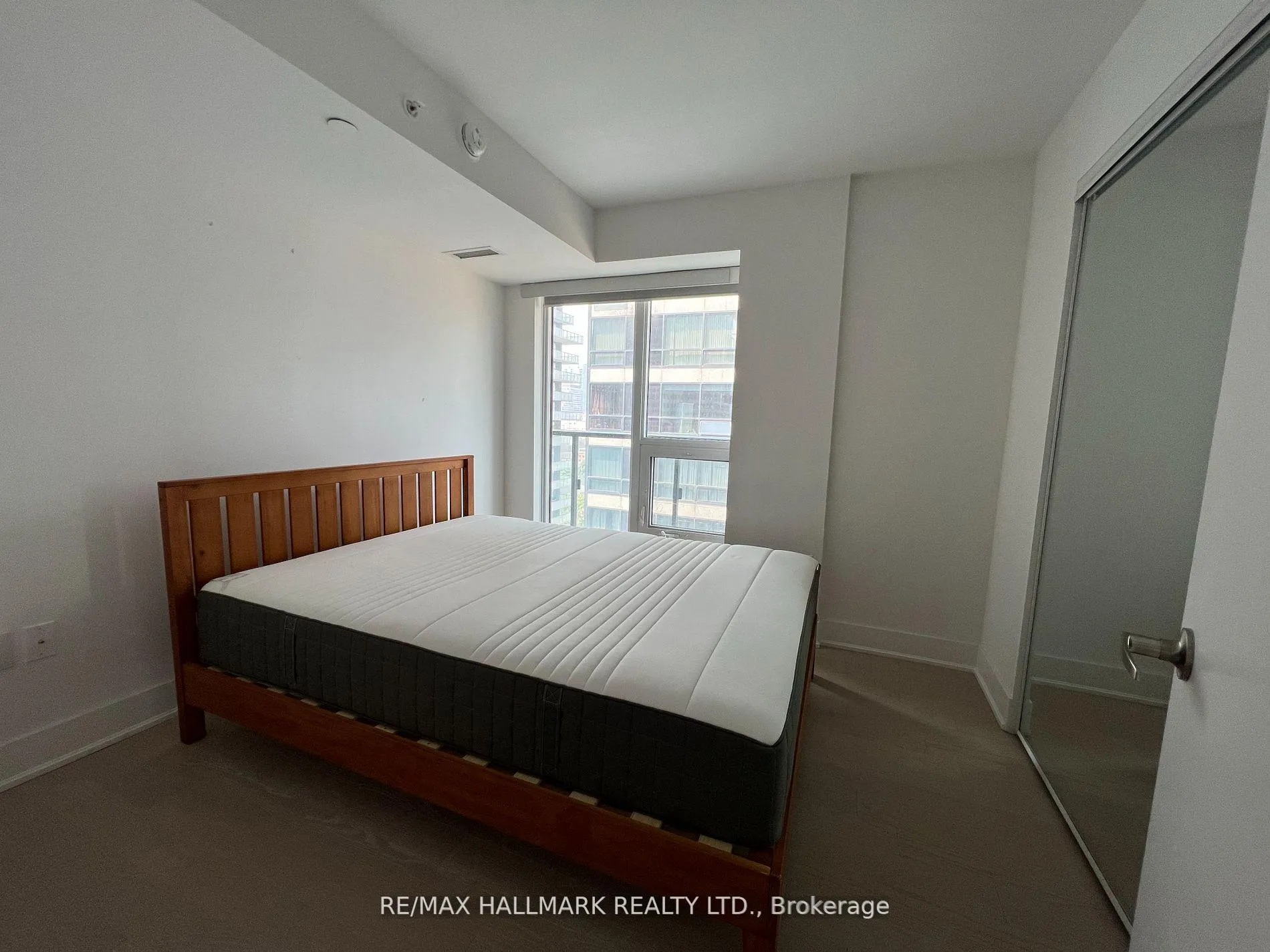 Photo 5 of Unit 1715, 955 Bay Street, Toronto, Bay Street Corridor — HOMEH