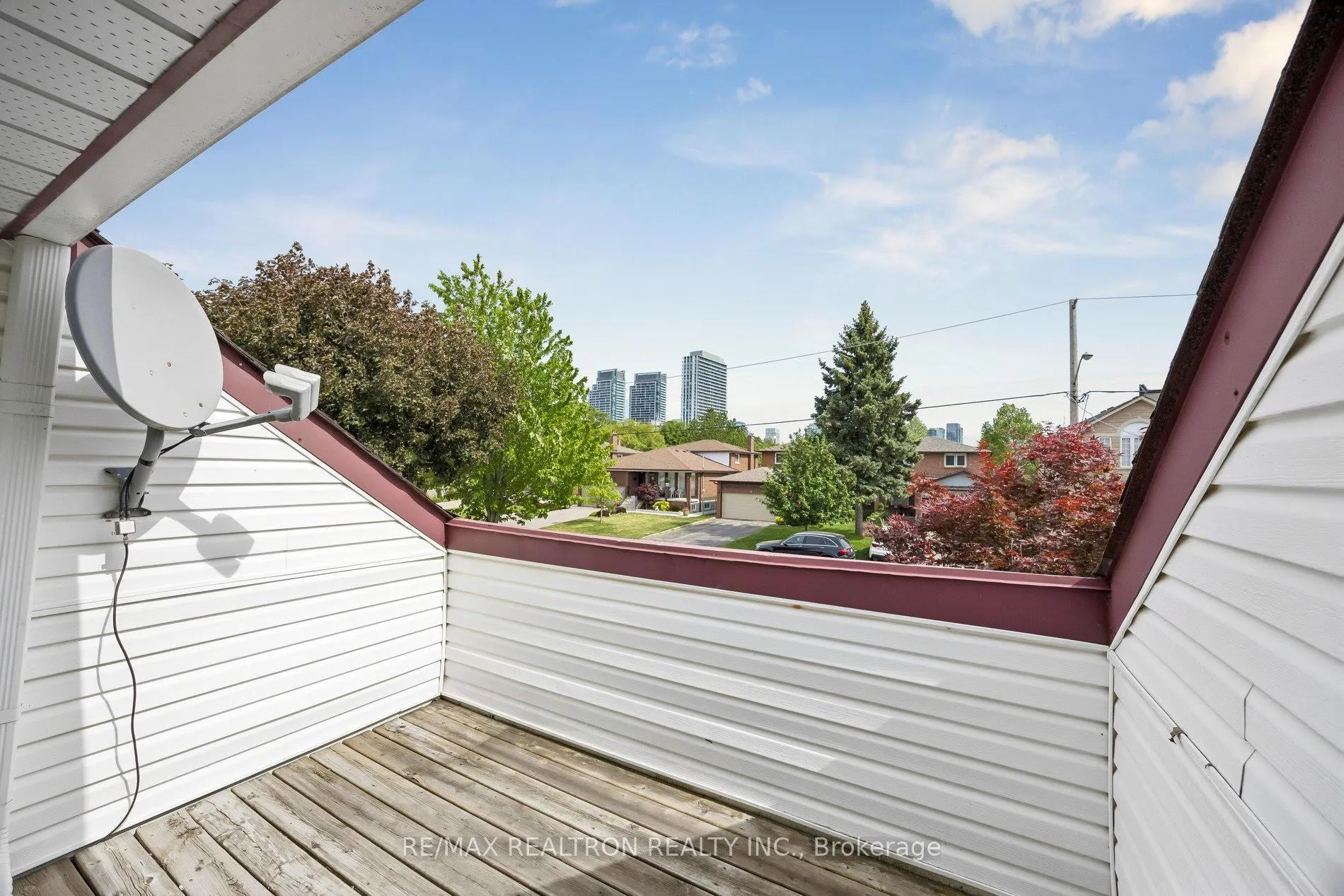 Photo 23 of 84 Connaught Avenue, North York, Newtonbrook West — HOMEH
