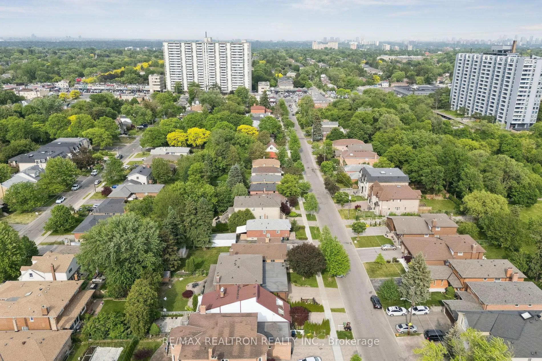 Photo 47 of 84 Connaught Avenue, North York, Newtonbrook West — HOMEH