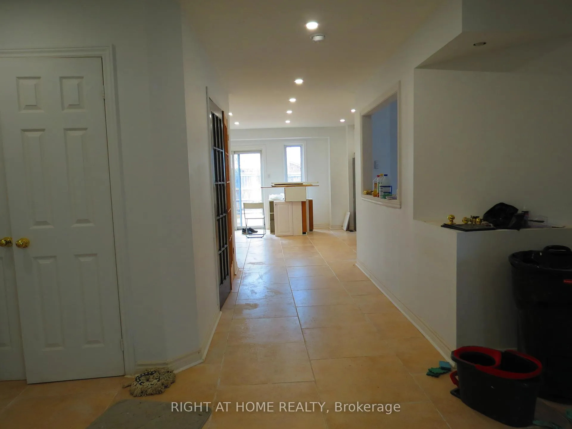 Photo 7 of 302 Stanley Street, Barrie, East Bayfield — HOMEH