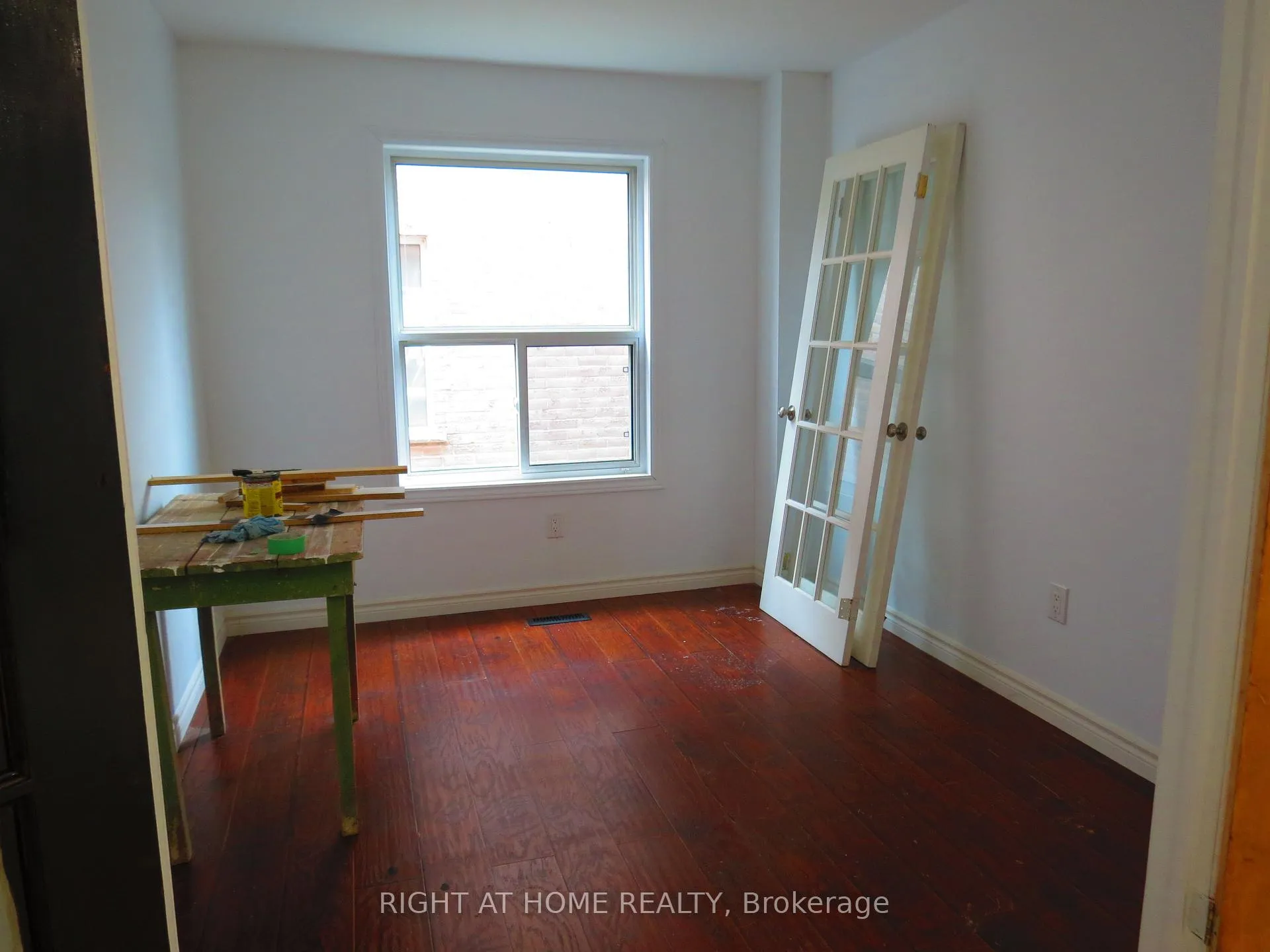 Photo 8 of 302 Stanley Street, Barrie, East Bayfield — HOMEH