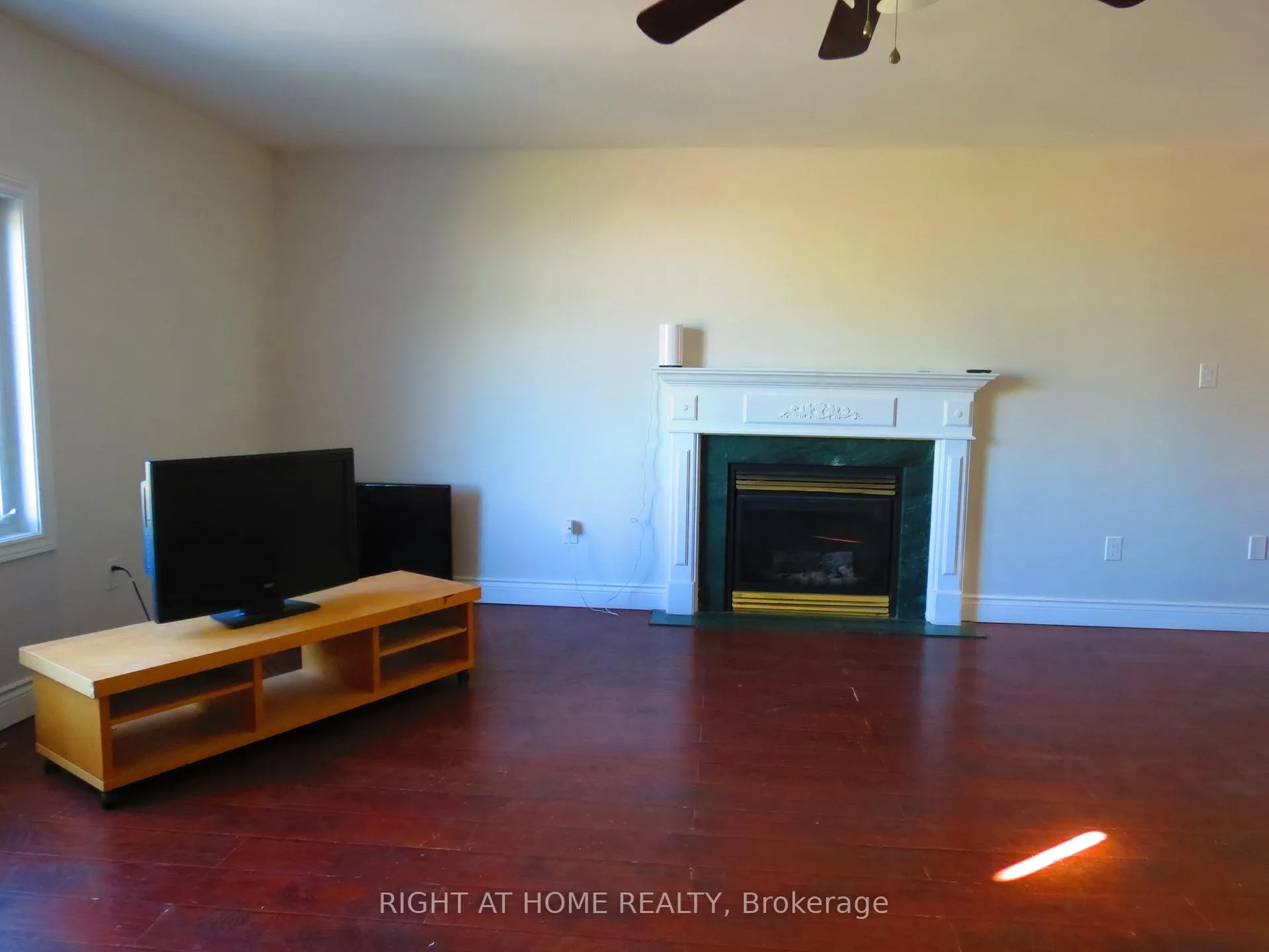 Photo 13 of 302 Stanley Street, Barrie, East Bayfield — HOMEH