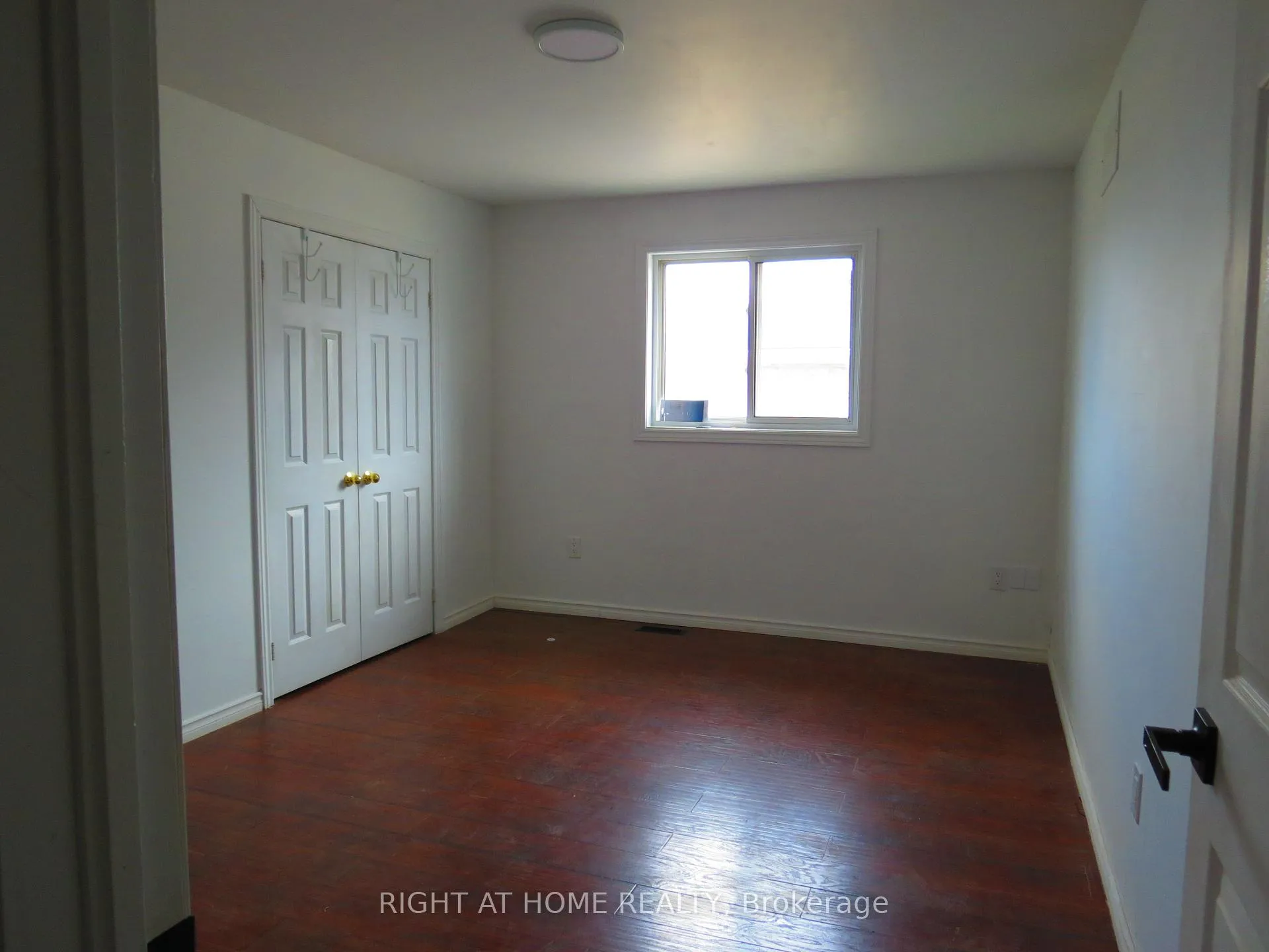 Photo 16 of 302 Stanley Street, Barrie, East Bayfield — HOMEH