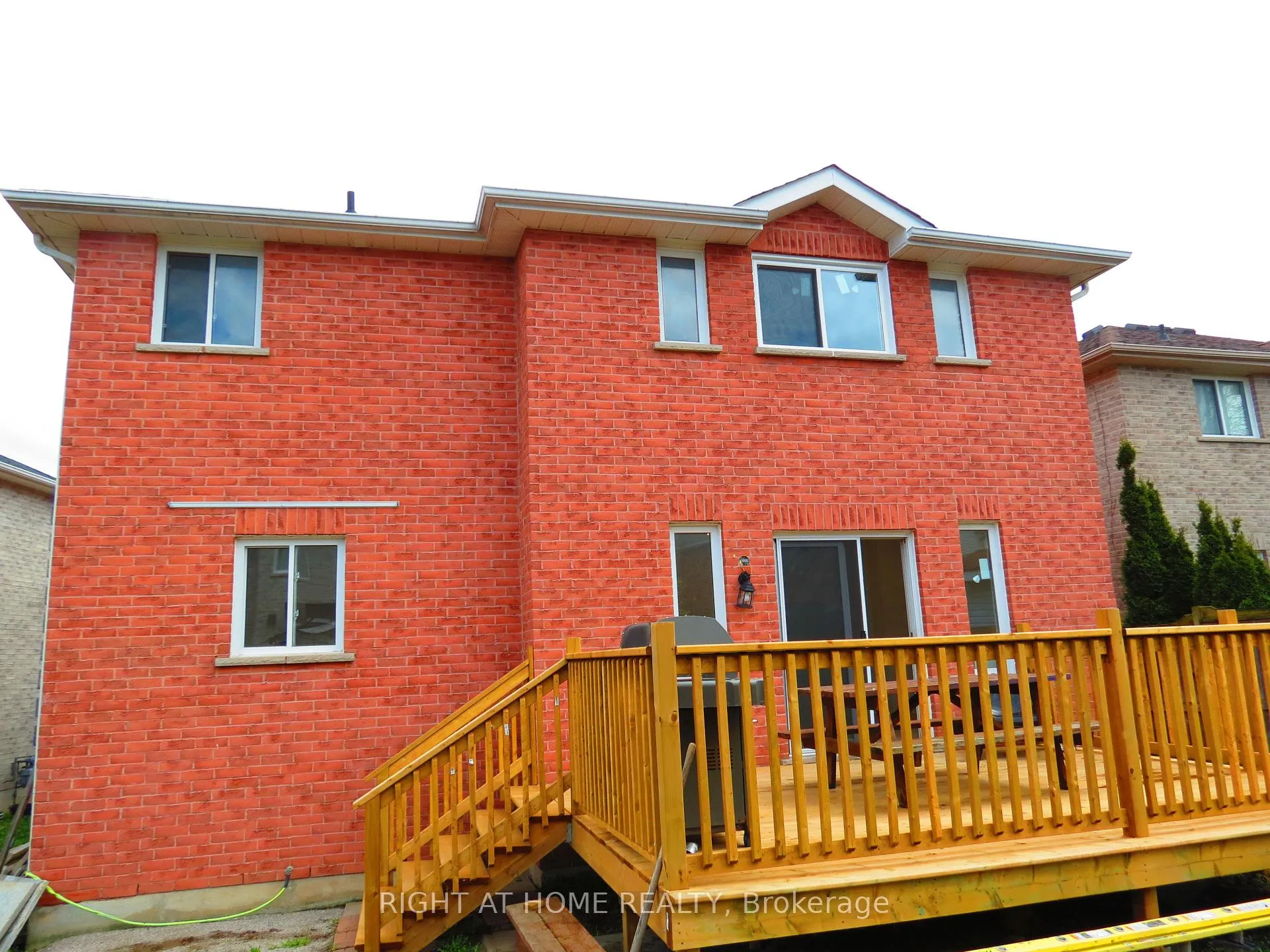 Photo 23 of 302 Stanley Street, Barrie, East Bayfield — HOMEH