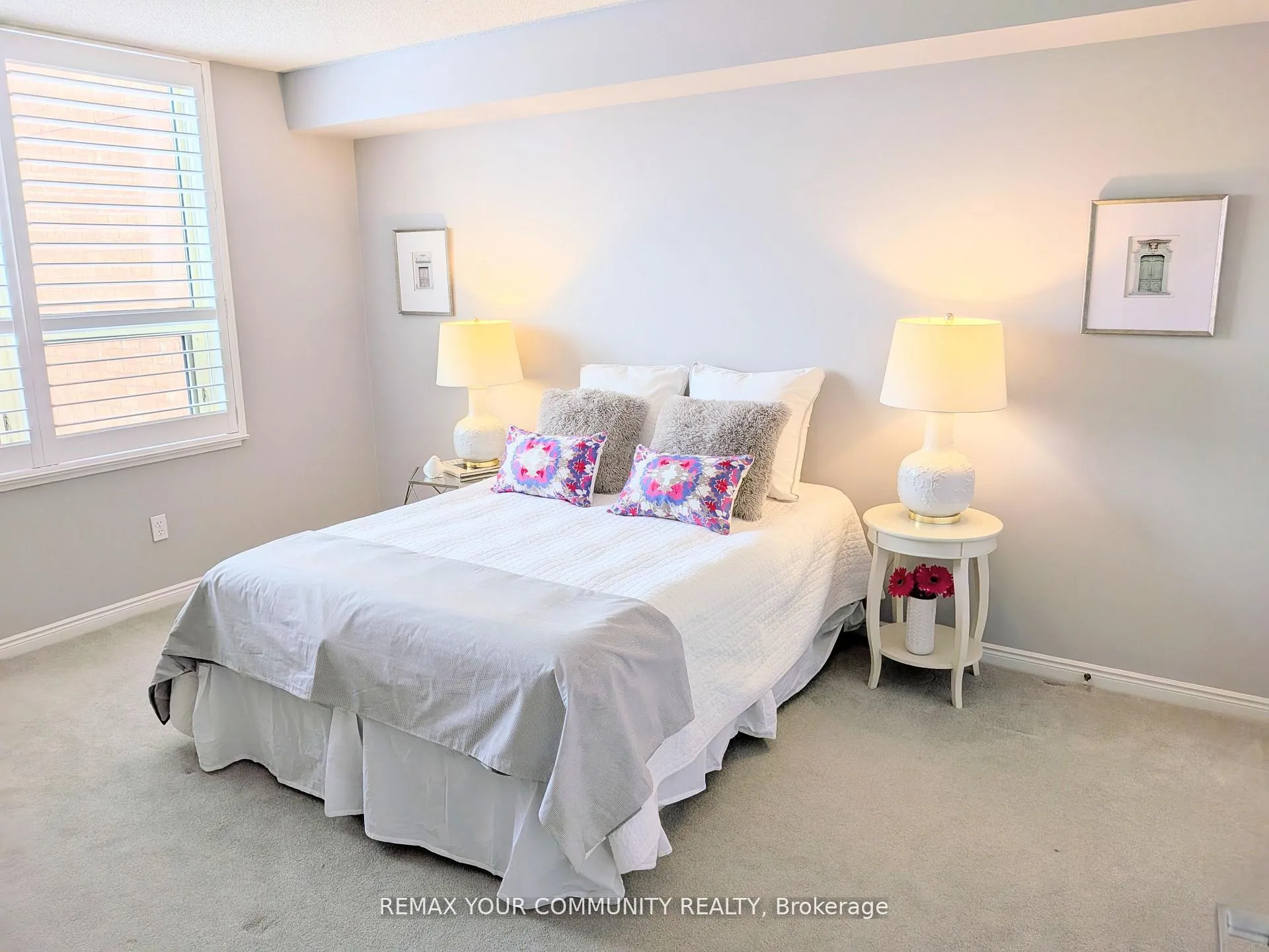Photo 7 of Unit 305, 14924 Yonge Street, Aurora, Aurora Highlands — HOMEH