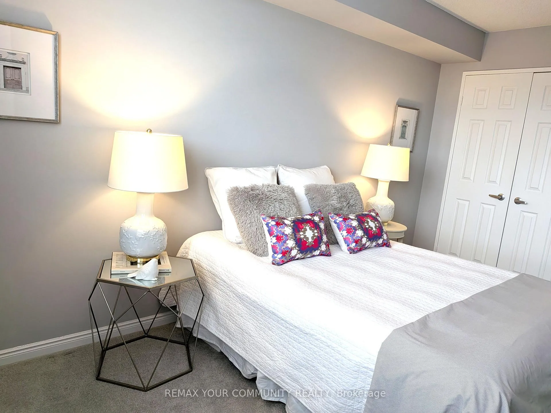 Photo 9 of Unit 305, 14924 Yonge Street, Aurora, Aurora Highlands — HOMEH