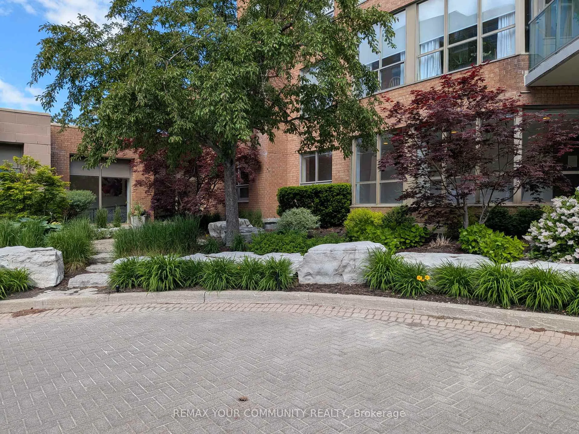 Photo 19 of Unit 305, 14924 Yonge Street, Aurora, Aurora Highlands — HOMEH
