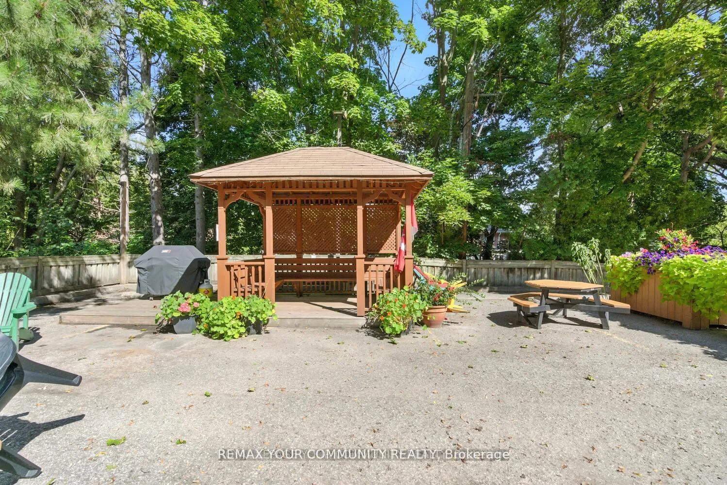 Photo 20 of Unit 305, 14924 Yonge Street, Aurora, Aurora Highlands — HOMEH