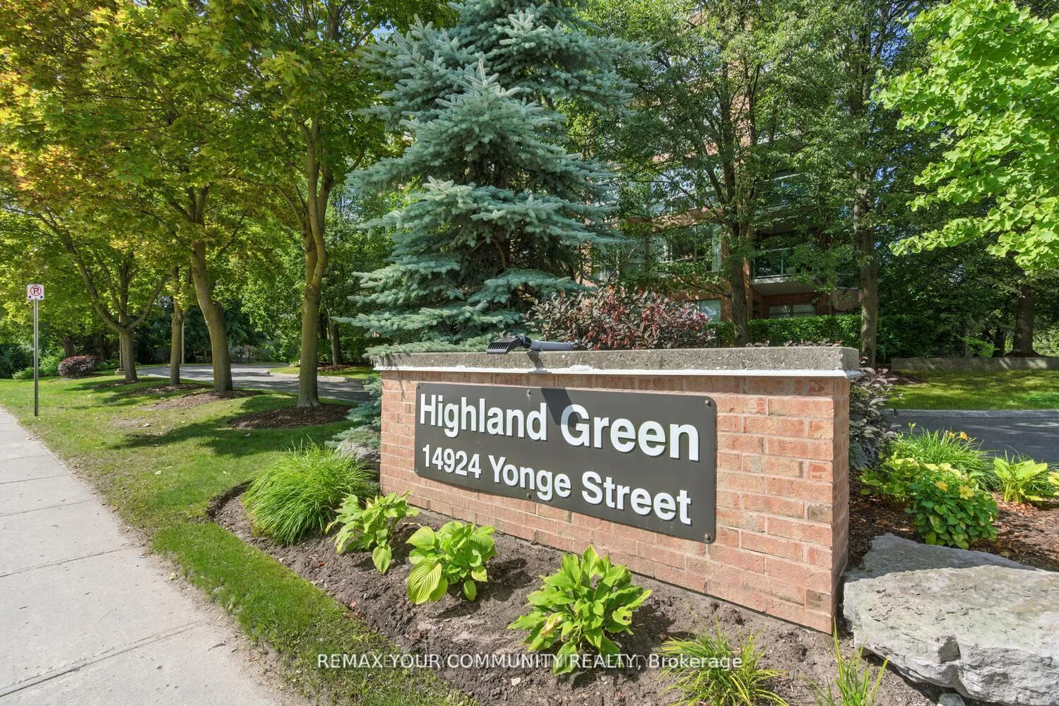 Photo 21 of Unit 305, 14924 Yonge Street, Aurora, Aurora Highlands — HOMEH