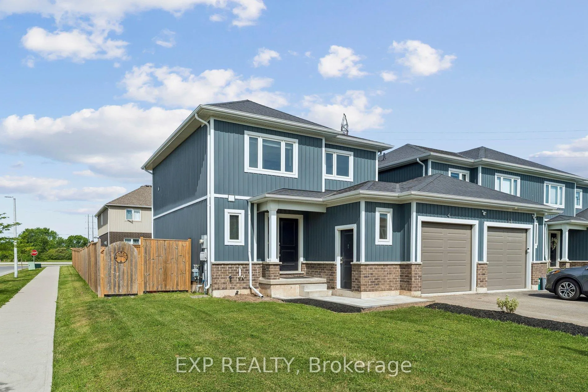 Photo 1 of 4 Viger Drive, Welland, Lincoln/Crowland — HOMEH