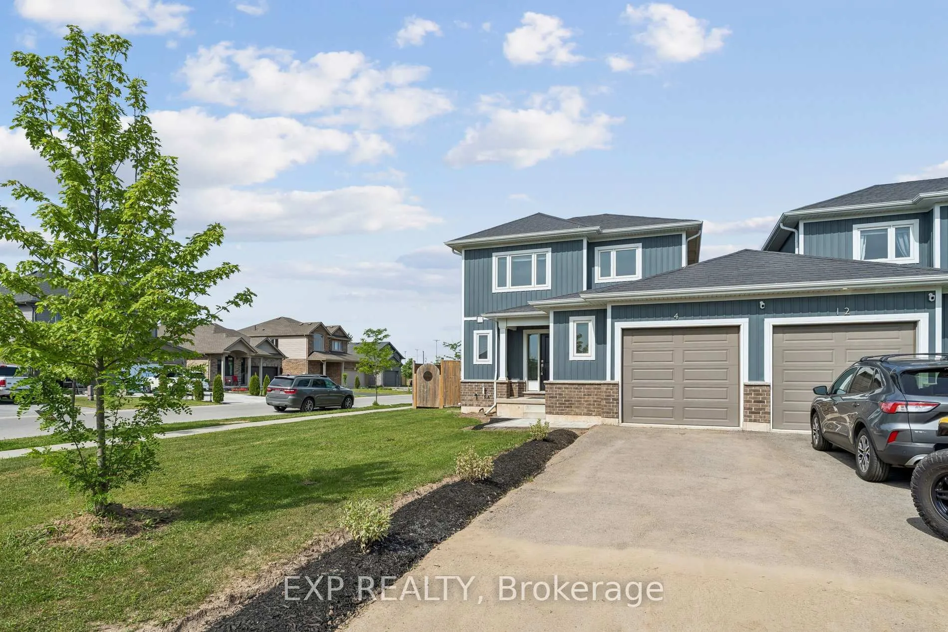 Photo 3 of 4 Viger Drive, Welland, Lincoln/Crowland — HOMEH
