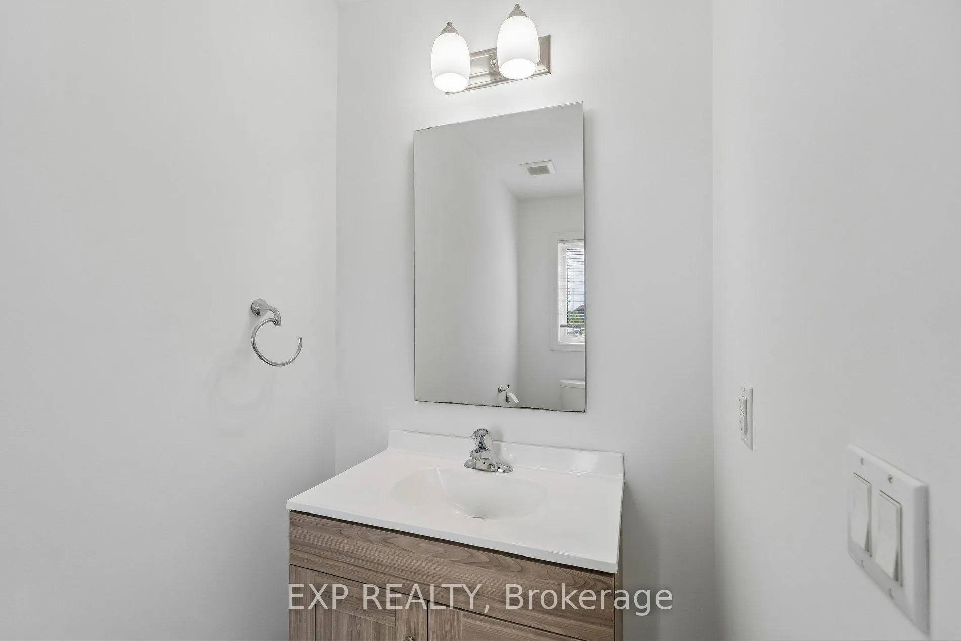 Photo 9 of 4 Viger Drive, Welland, Lincoln/Crowland — HOMEH
