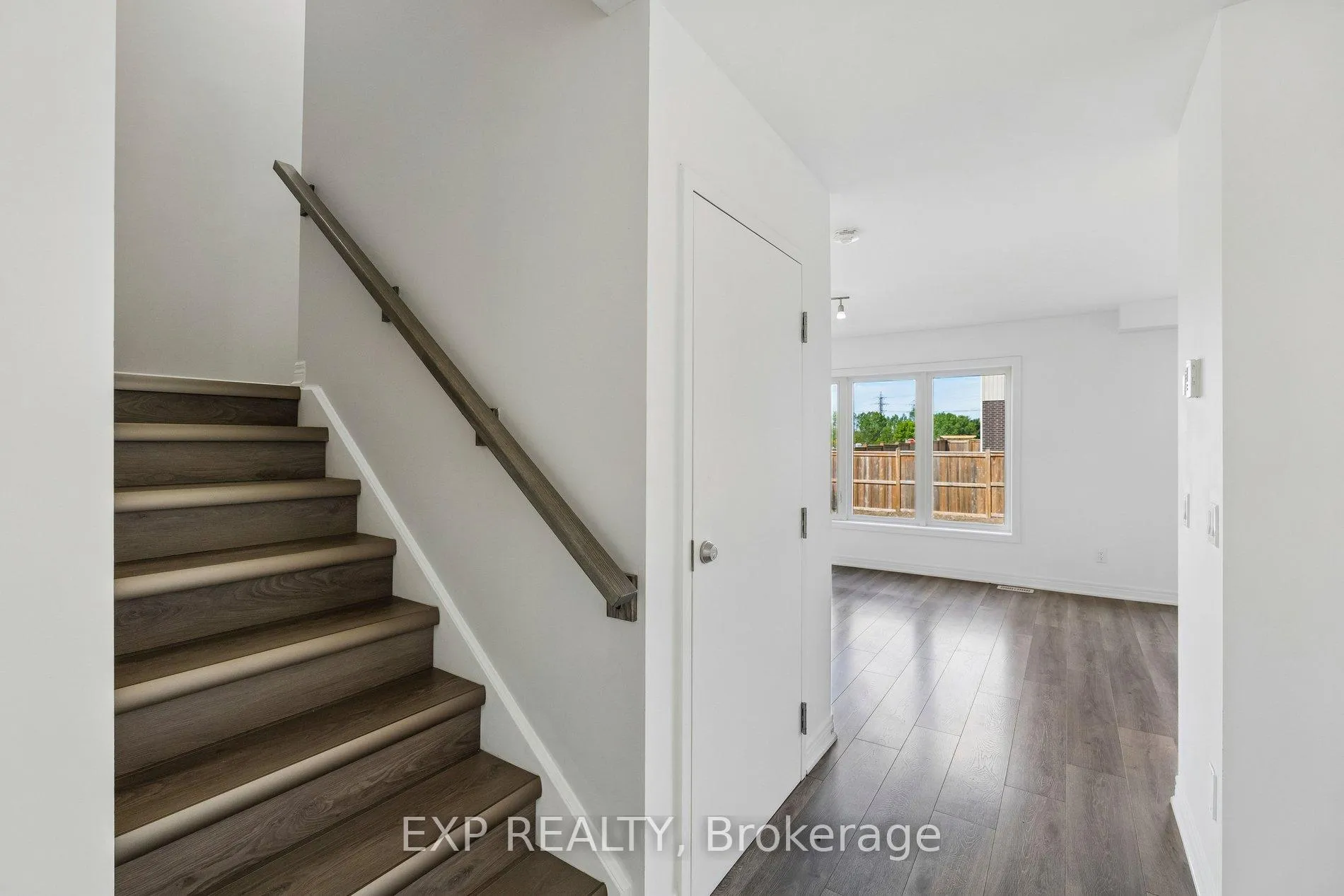 Photo 10 of 4 Viger Drive, Welland, Lincoln/Crowland — HOMEH
