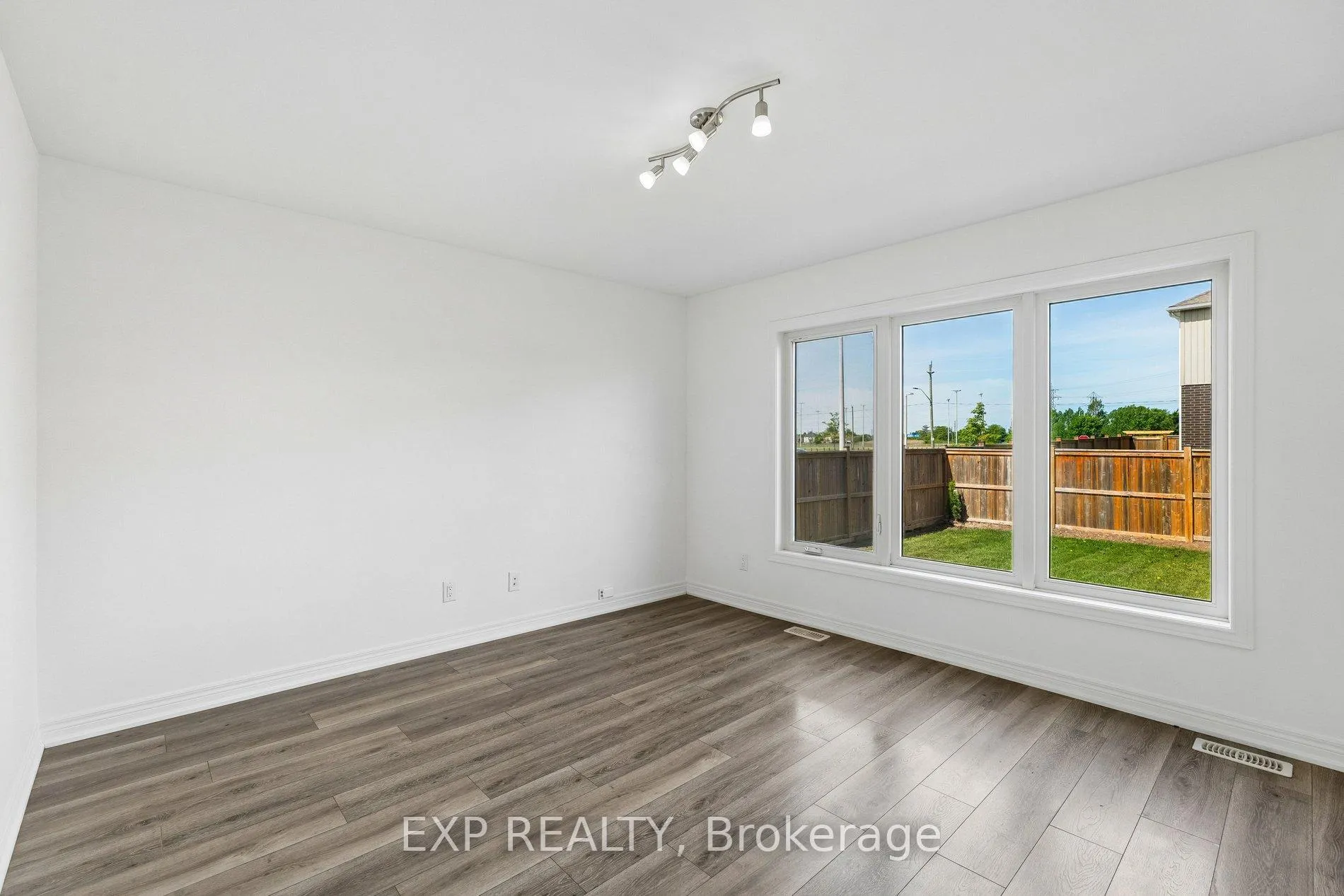 Photo 18 of 4 Viger Drive, Welland, Lincoln/Crowland — HOMEH