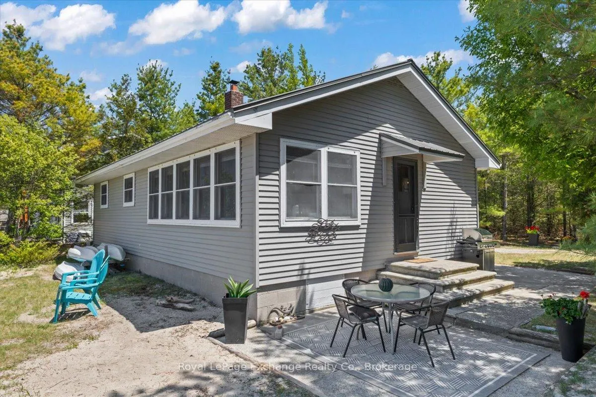 Photo 4 of 378 6 Concession W, Huron-Kinloss — HOMEH