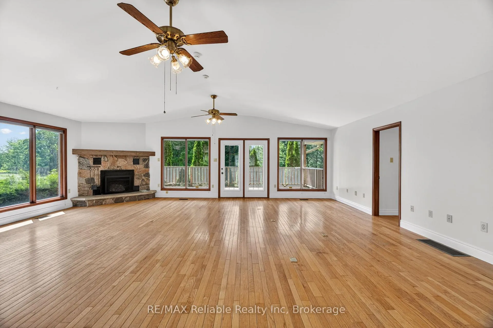 Photo 12 of 3396 Perth Road 130, Perth South, Downie — HOMEH