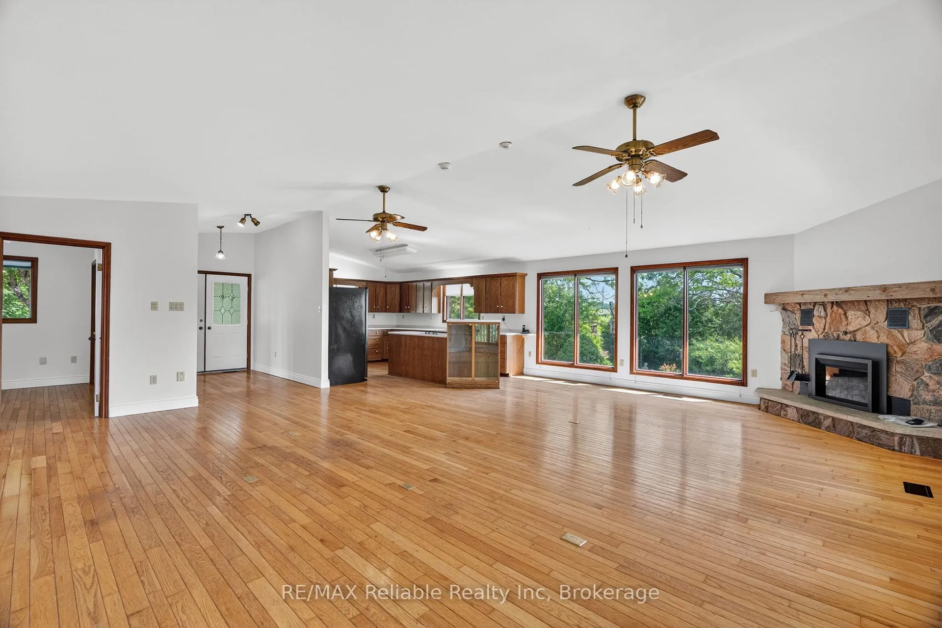 Photo 19 of 3396 Perth Road 130, Perth South, Downie — HOMEH