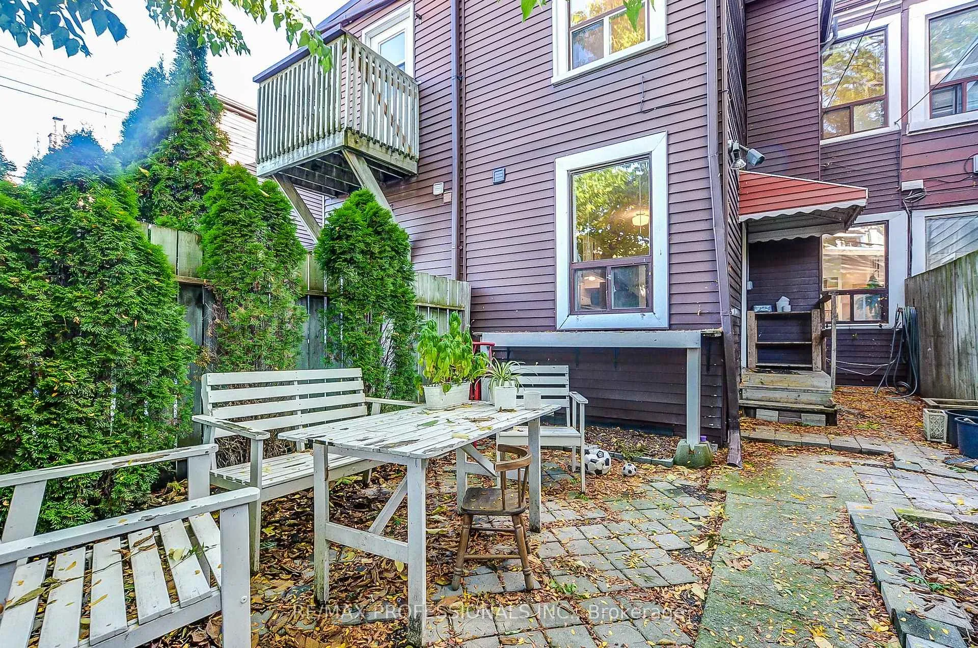 Photo 19 of 72 Massey Street, Toronto, Niagara — HOMEH