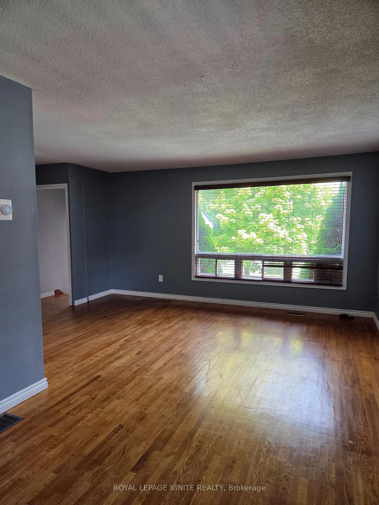 Photo 3 of 947 Southlawn Drive, Peterborough, Ashburnham Ward 4 — HOMEH