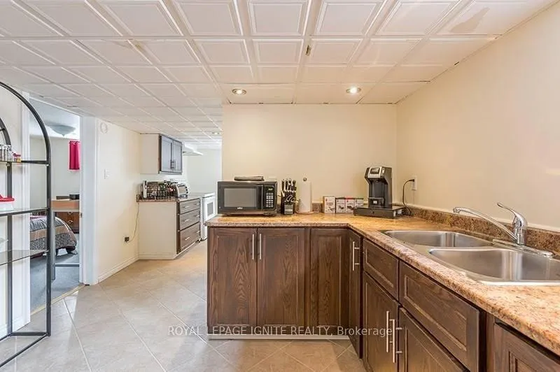 Photo 16 of 947 Southlawn Drive, Peterborough, Ashburnham Ward 4 — HOMEH