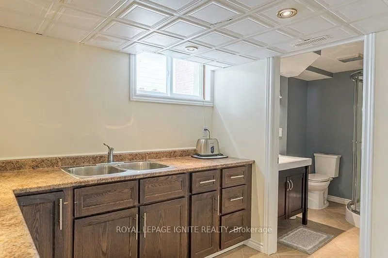 Photo 20 of 947 Southlawn Drive, Peterborough, Ashburnham Ward 4 — HOMEH