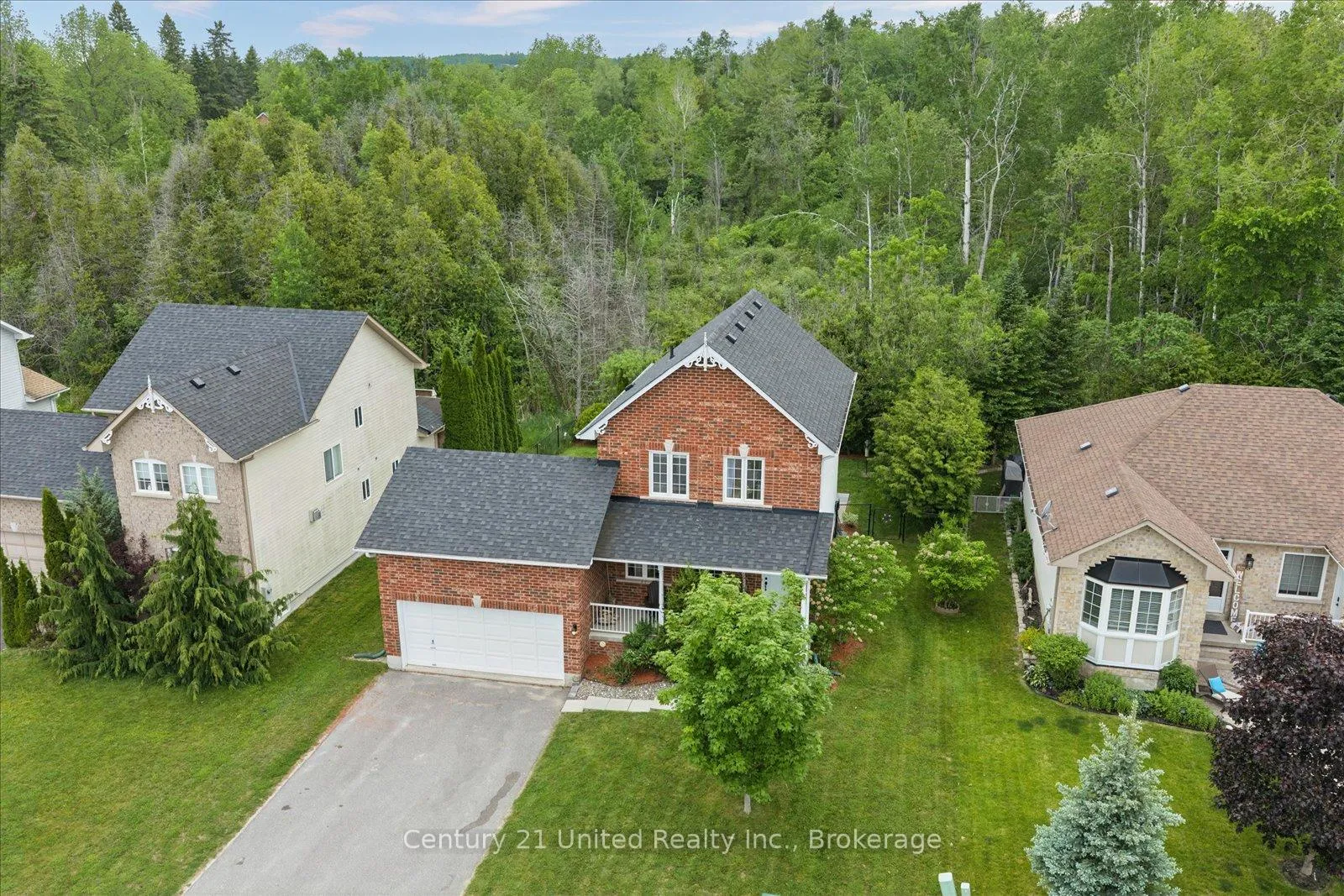 Photo 2 of 31 Mcguire Drive, Cavan Monaghan, Millbrook Village — HOMEH