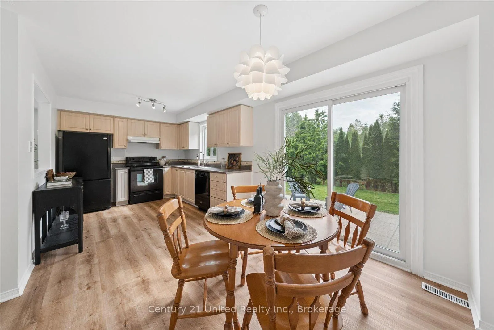 Photo 20 of 31 Mcguire Drive, Cavan Monaghan, Millbrook Village — HOMEH