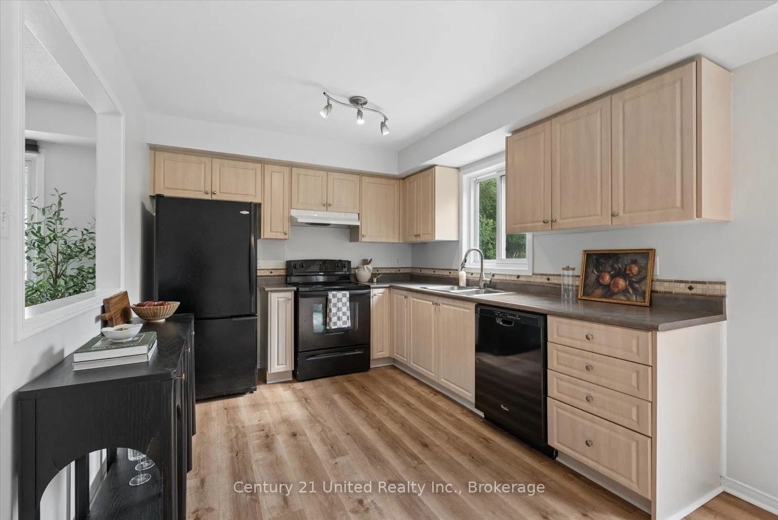 Photo 22 of 31 Mcguire Drive, Cavan Monaghan, Millbrook Village — HOMEH
