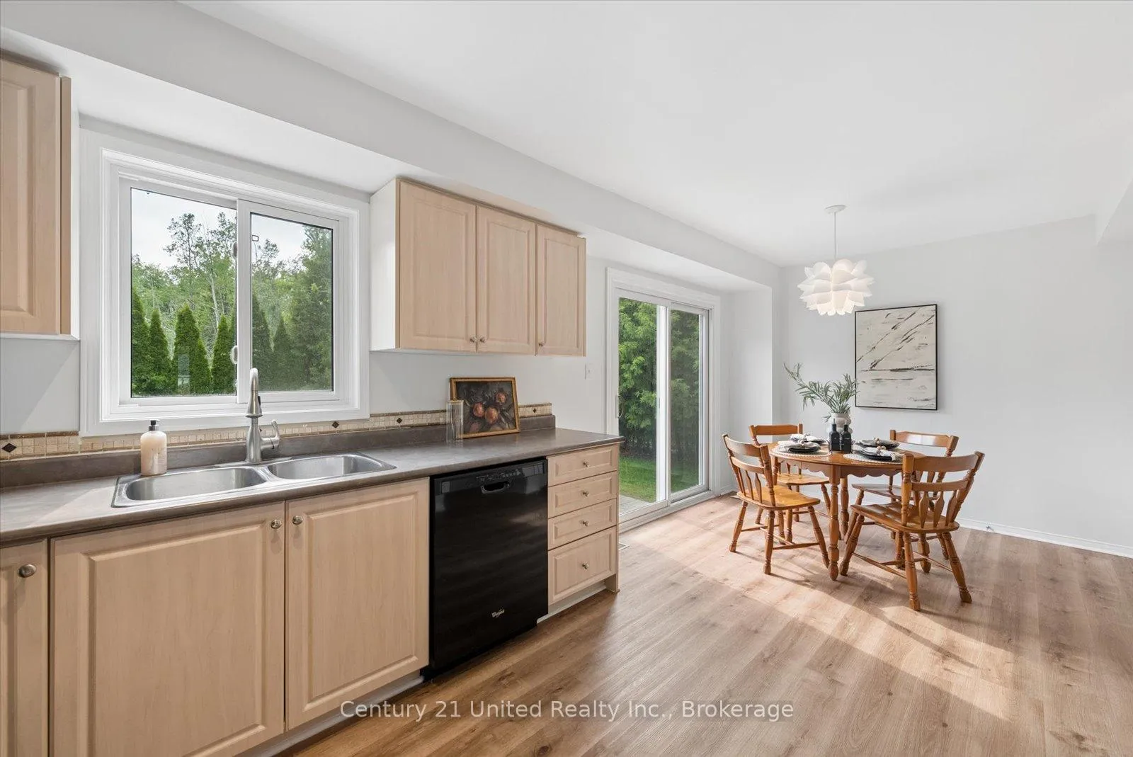 Photo 23 of 31 Mcguire Drive, Cavan Monaghan, Millbrook Village — HOMEH