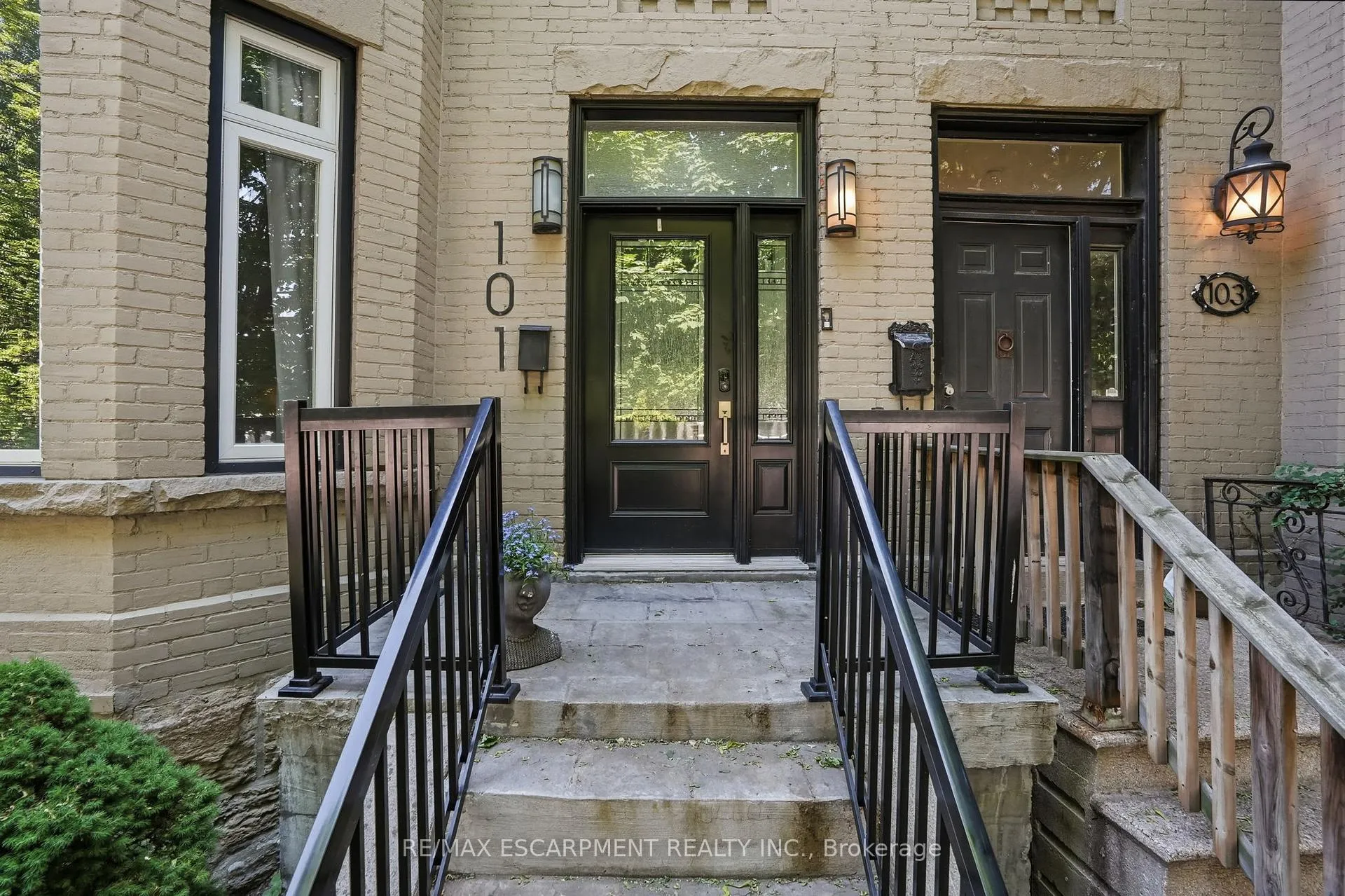 Photo 2 of 101 Victoria Avenue S, Hamilton, Stinson — HOMEH