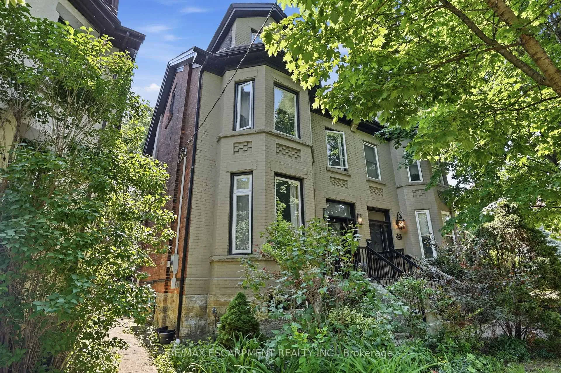 Photo 4 of 101 Victoria Avenue S, Hamilton, Stinson — HOMEH