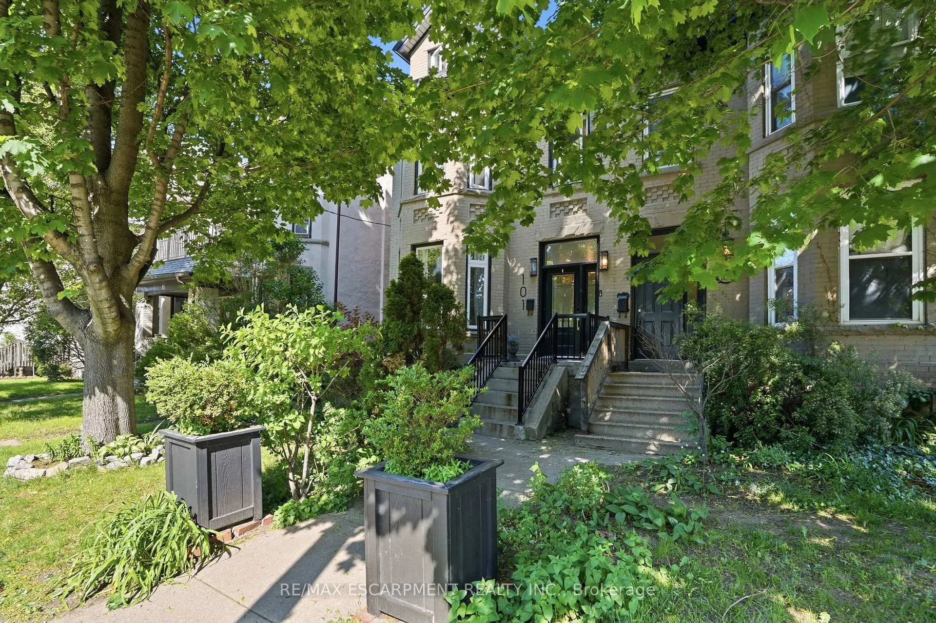 Photo 5 of 101 Victoria Avenue S, Hamilton, Stinson — HOMEH