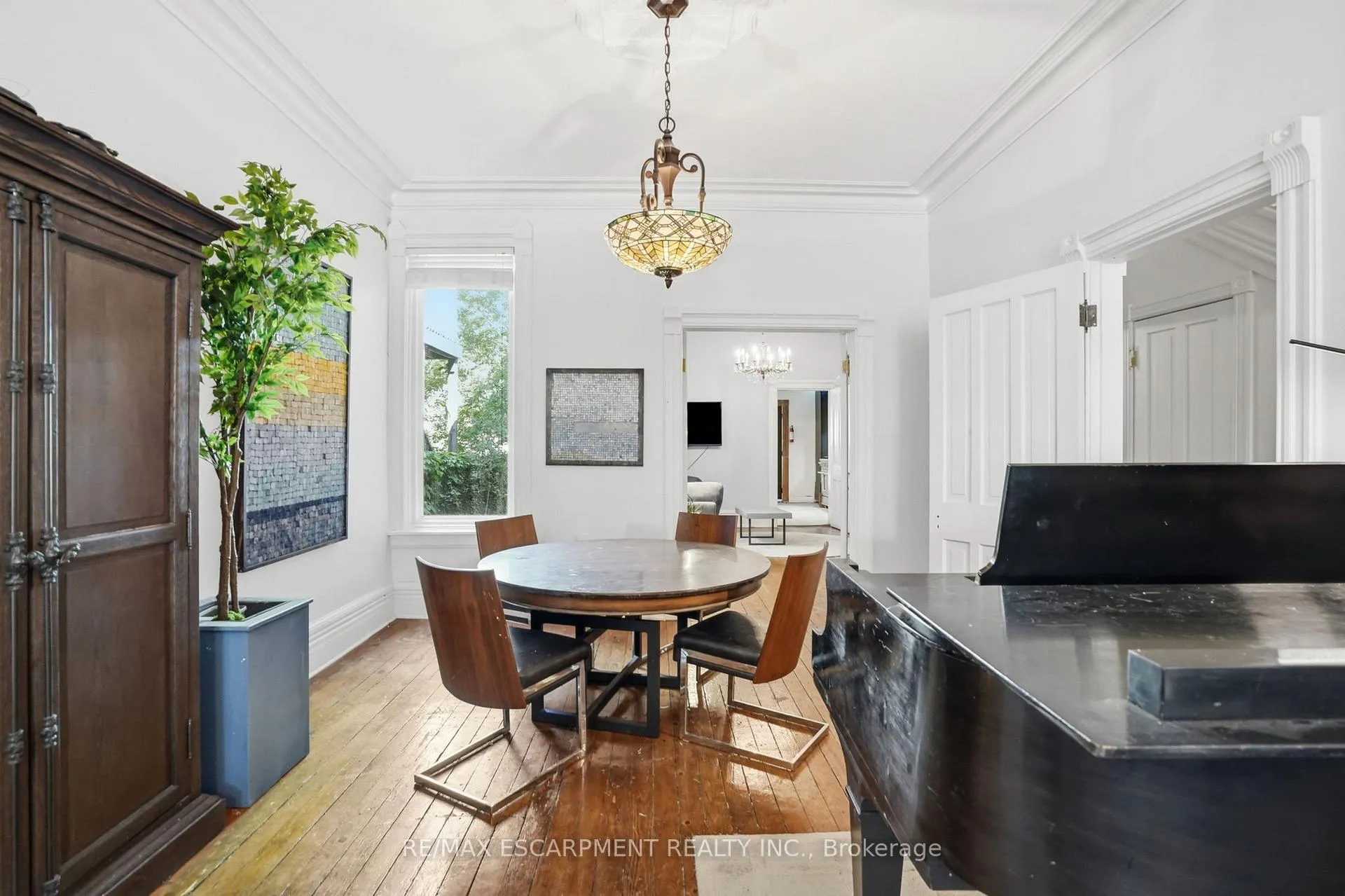 Photo 11 of 101 Victoria Avenue S, Hamilton, Stinson — HOMEH