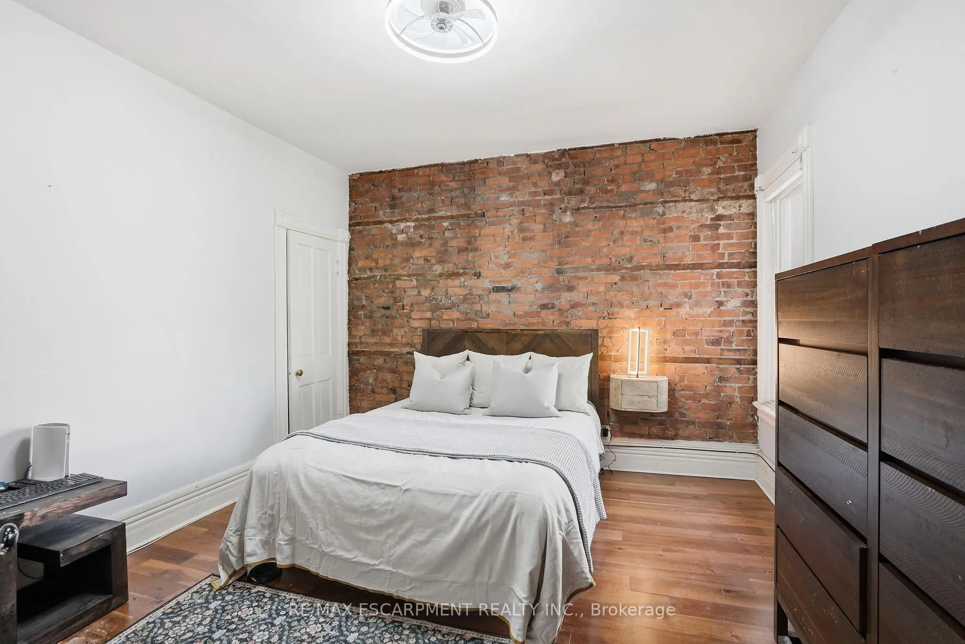 Photo 24 of 101 Victoria Avenue S, Hamilton, Stinson — HOMEH
