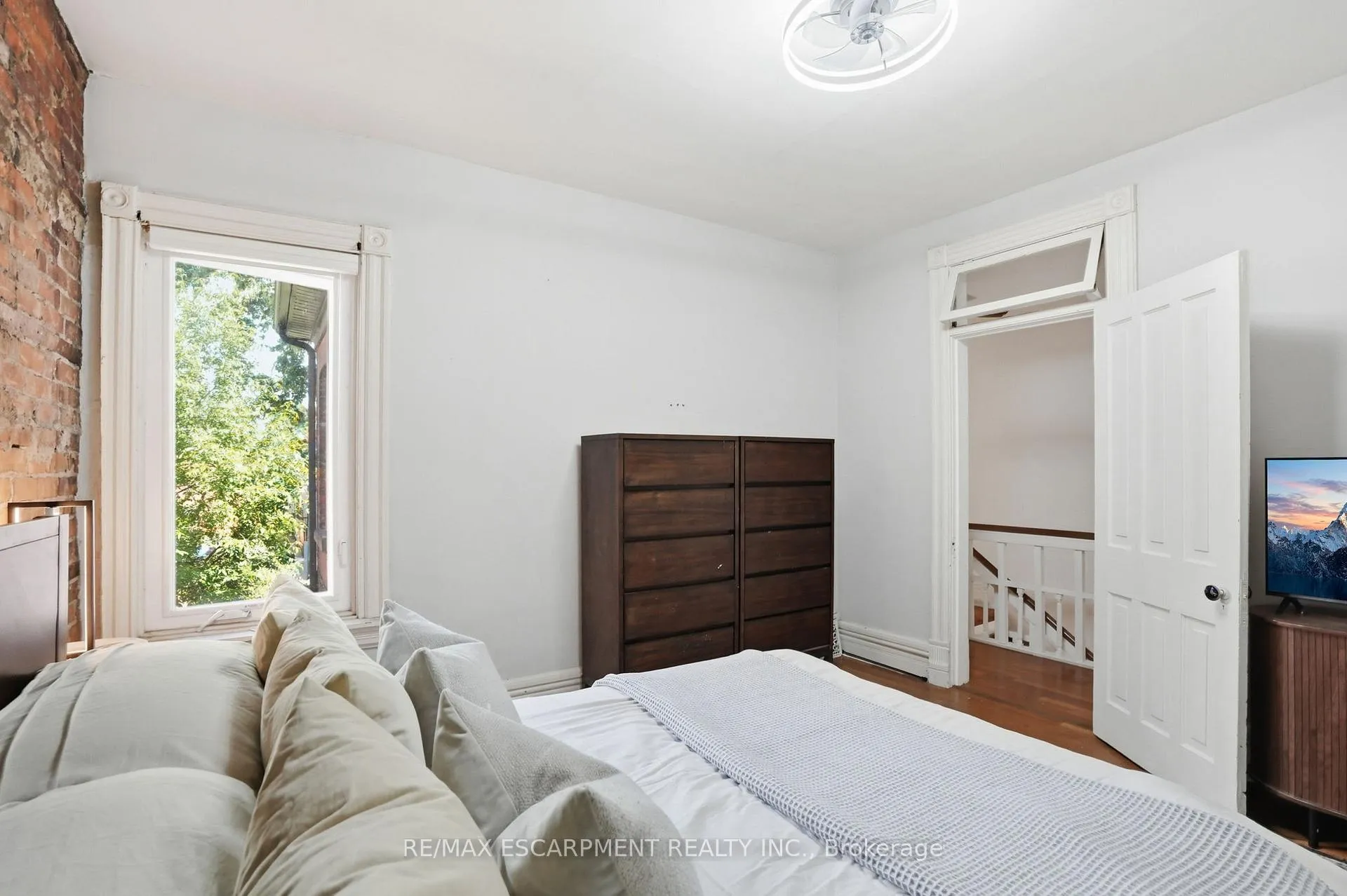 Photo 25 of 101 Victoria Avenue S, Hamilton, Stinson — HOMEH