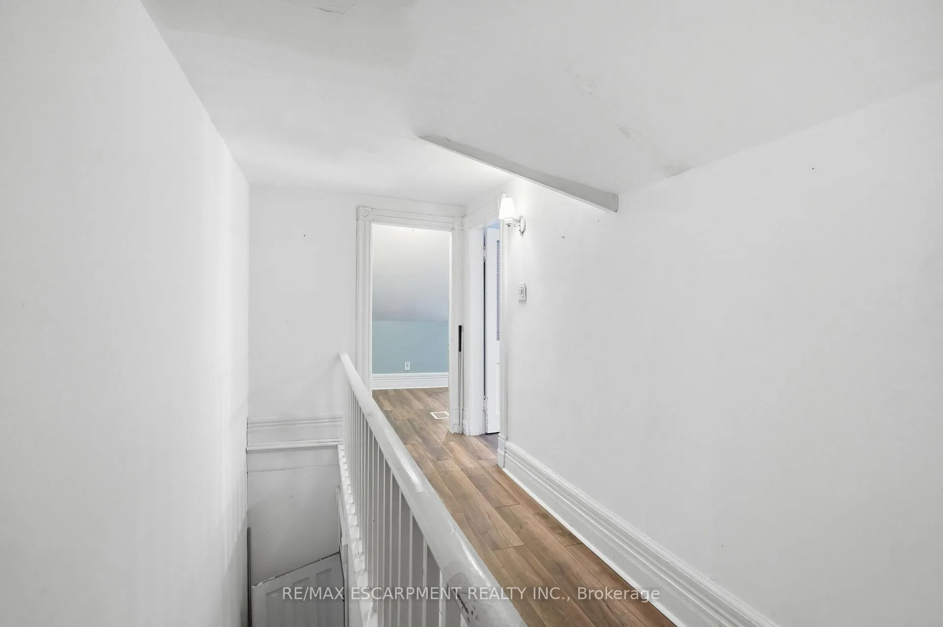 Photo 33 of 101 Victoria Avenue S, Hamilton, Stinson — HOMEH