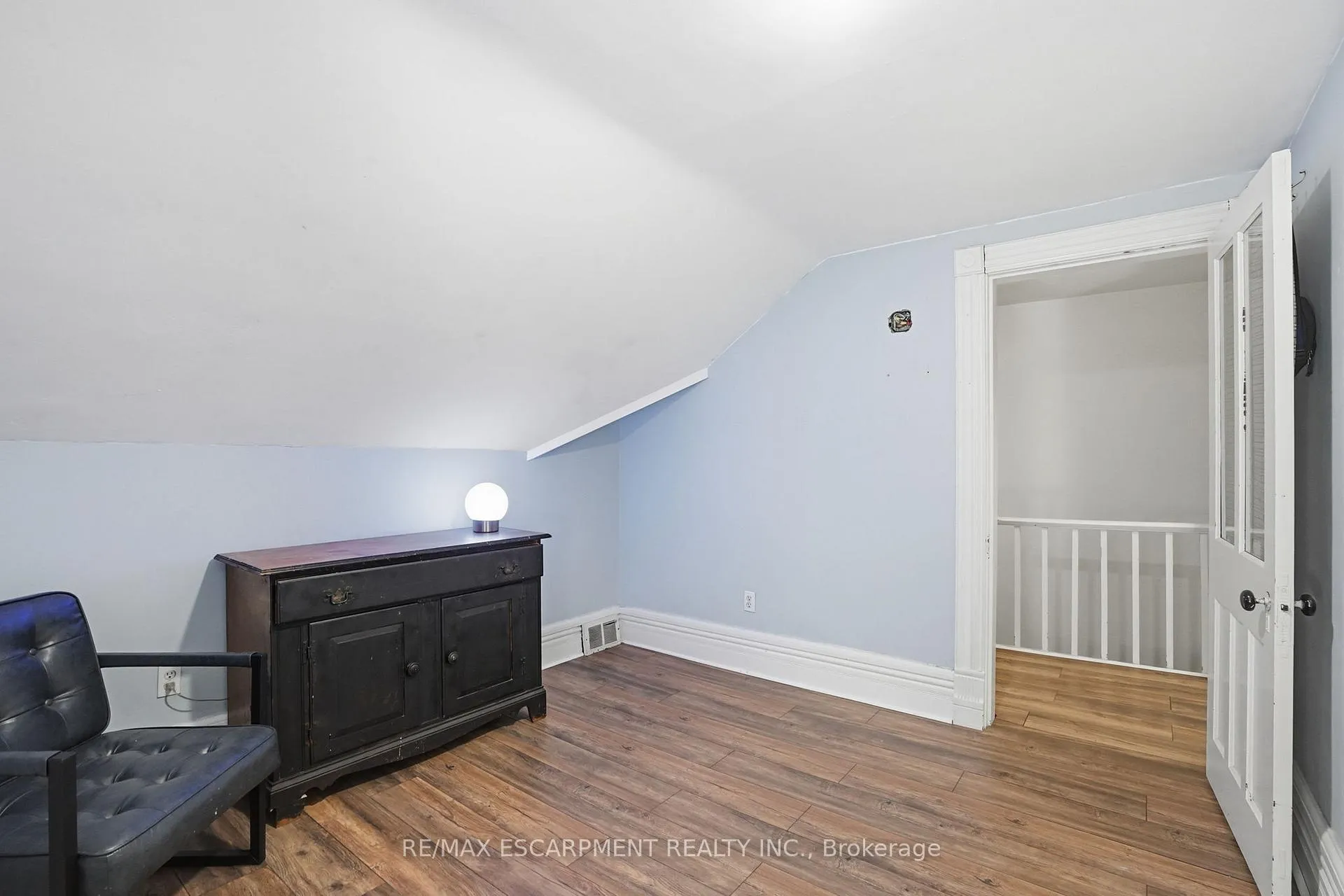 Photo 37 of 101 Victoria Avenue S, Hamilton, Stinson — HOMEH