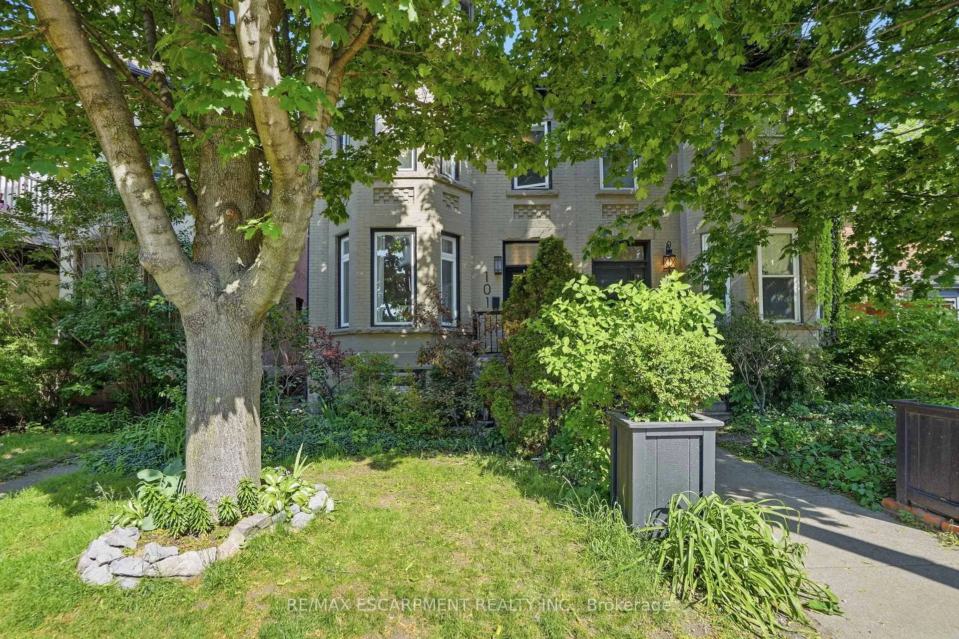 Photo 46 of 101 Victoria Avenue S, Hamilton, Stinson — HOMEH