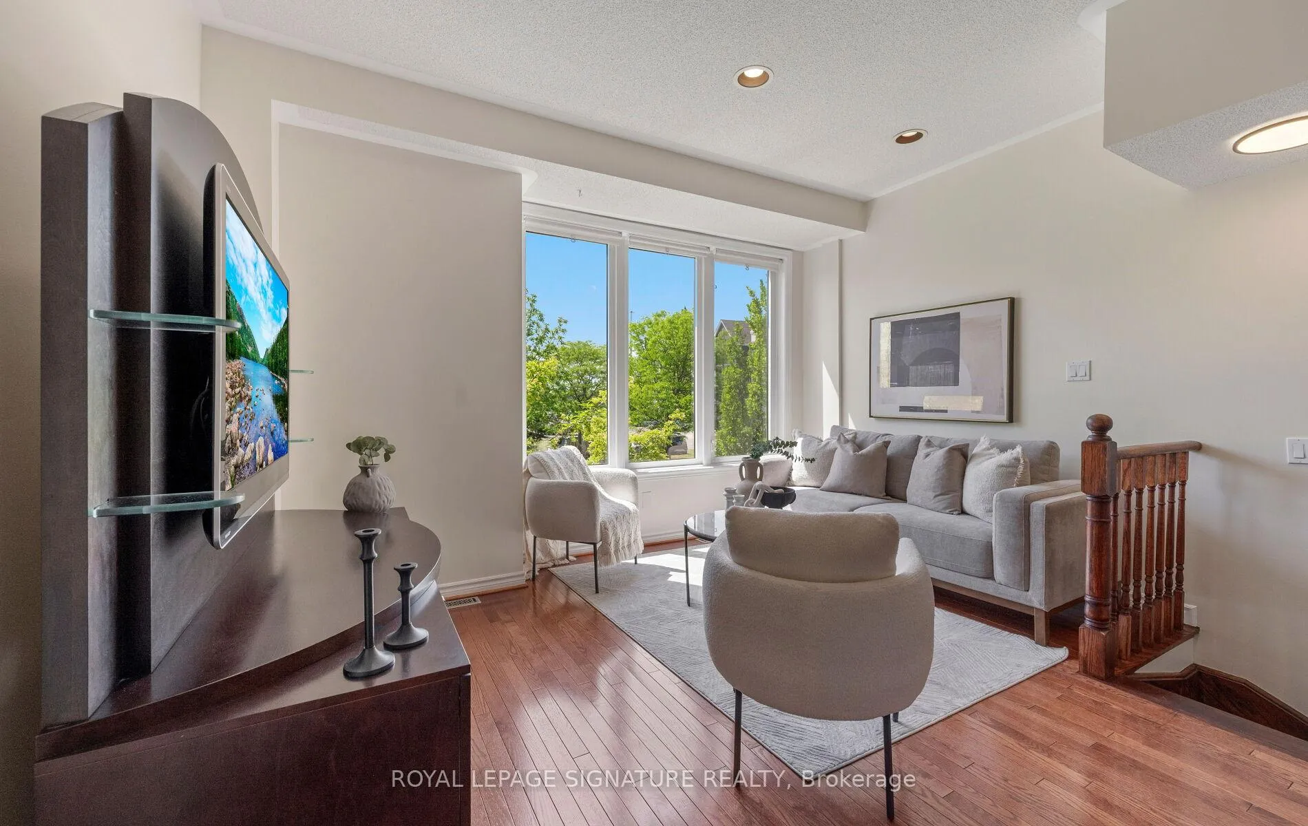Photo 8 of 370 South Park Road, Markham, Commerce Valley — HOMEH