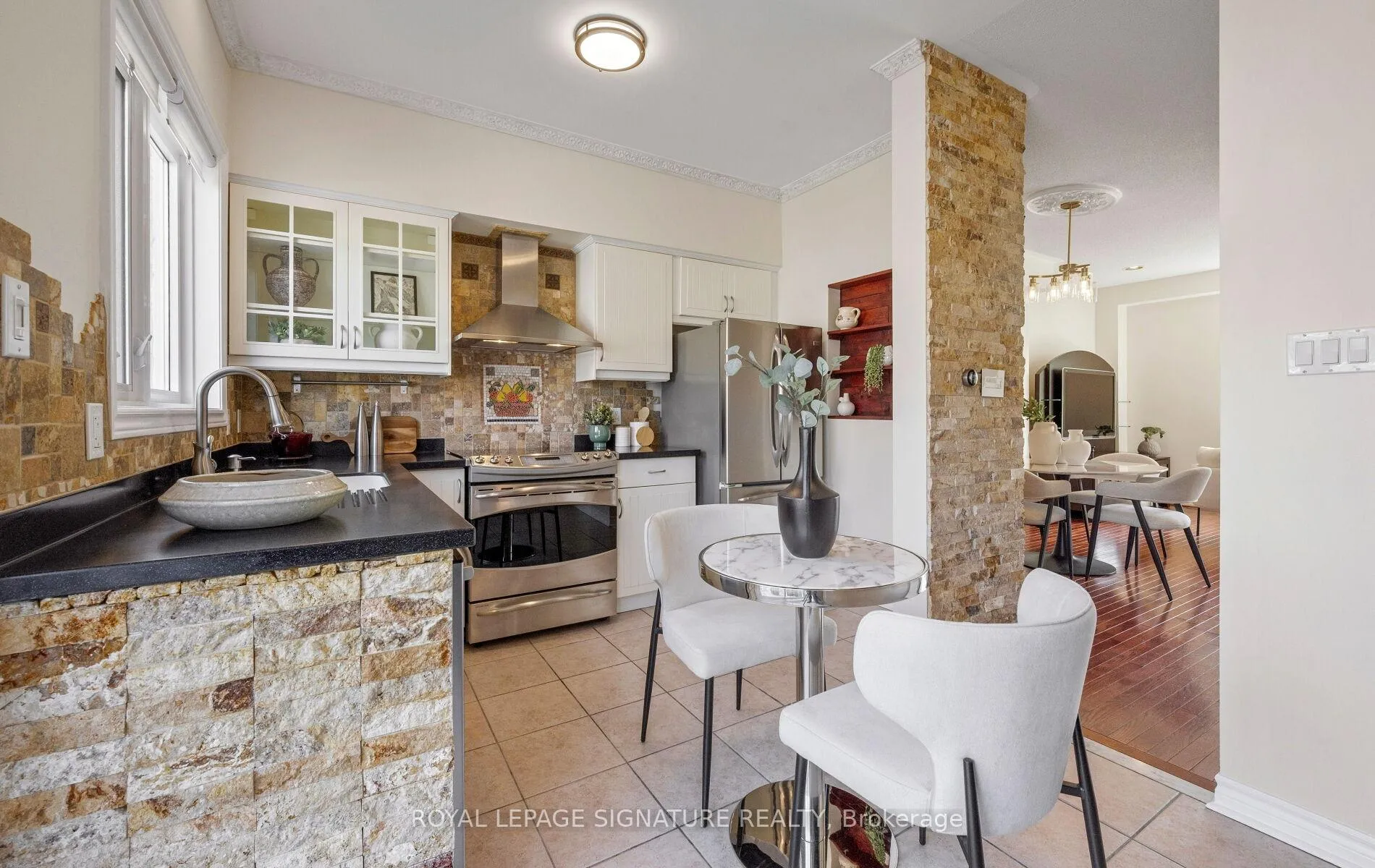 Photo 16 of 370 South Park Road, Markham, Commerce Valley — HOMEH