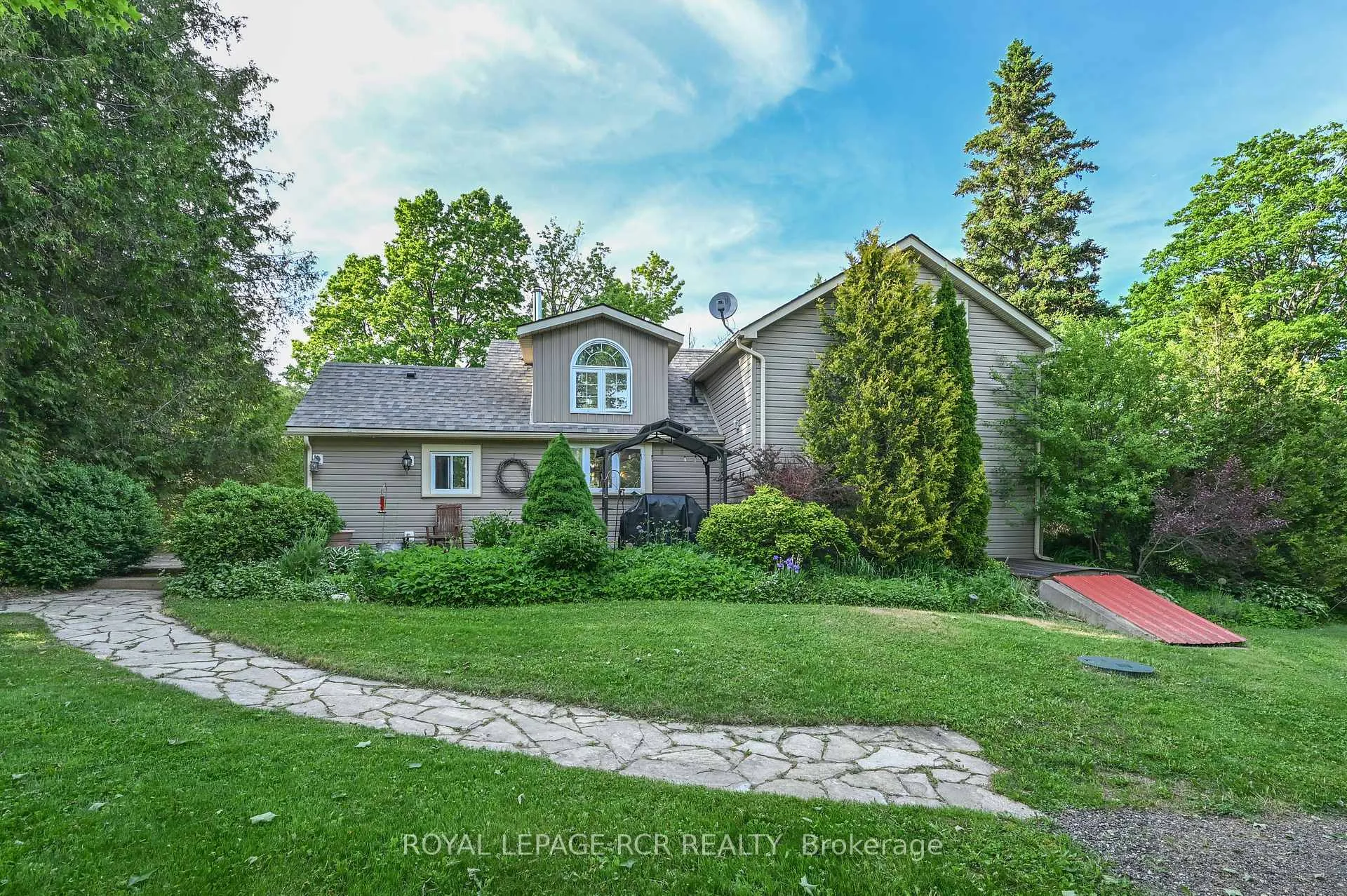 Photo 2 of 475532 County Road 11, Amaranth, Rural Amaranth — HOMEH