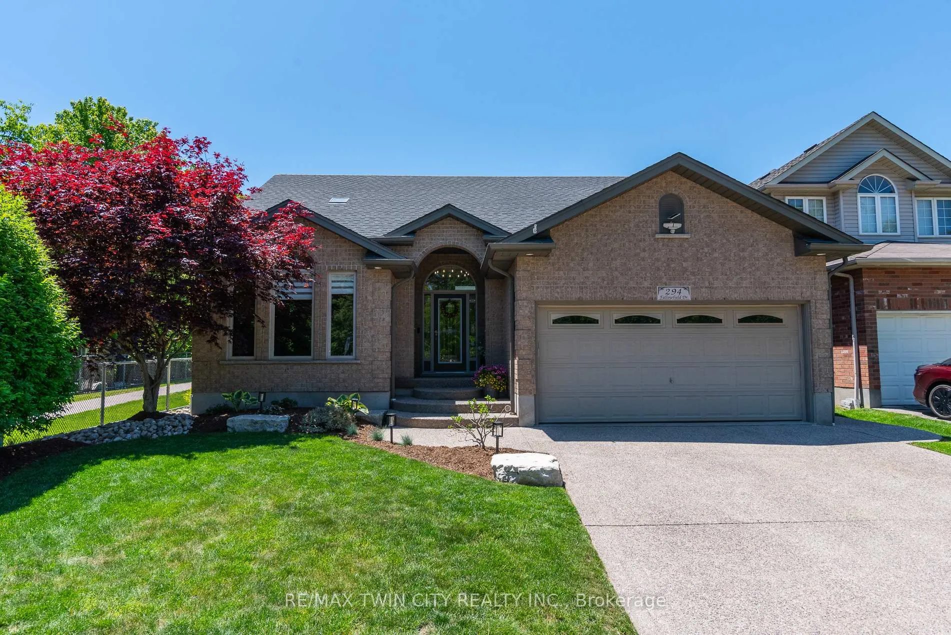 Photo 1 of 294 Fallowfield Drive, Kitchener — HOMEH