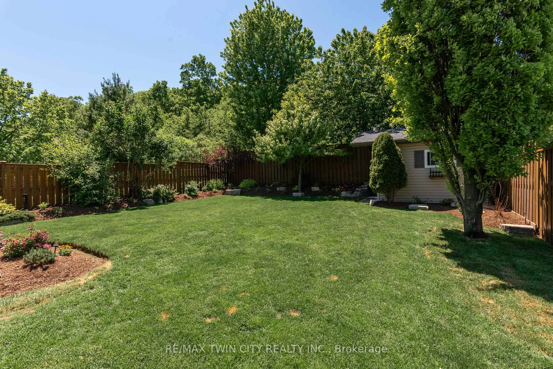 Photo 4 of 294 Fallowfield Drive, Kitchener — HOMEH