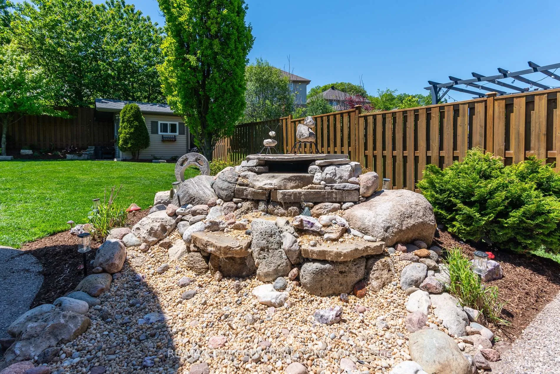 Photo 8 of 294 Fallowfield Drive, Kitchener — HOMEH