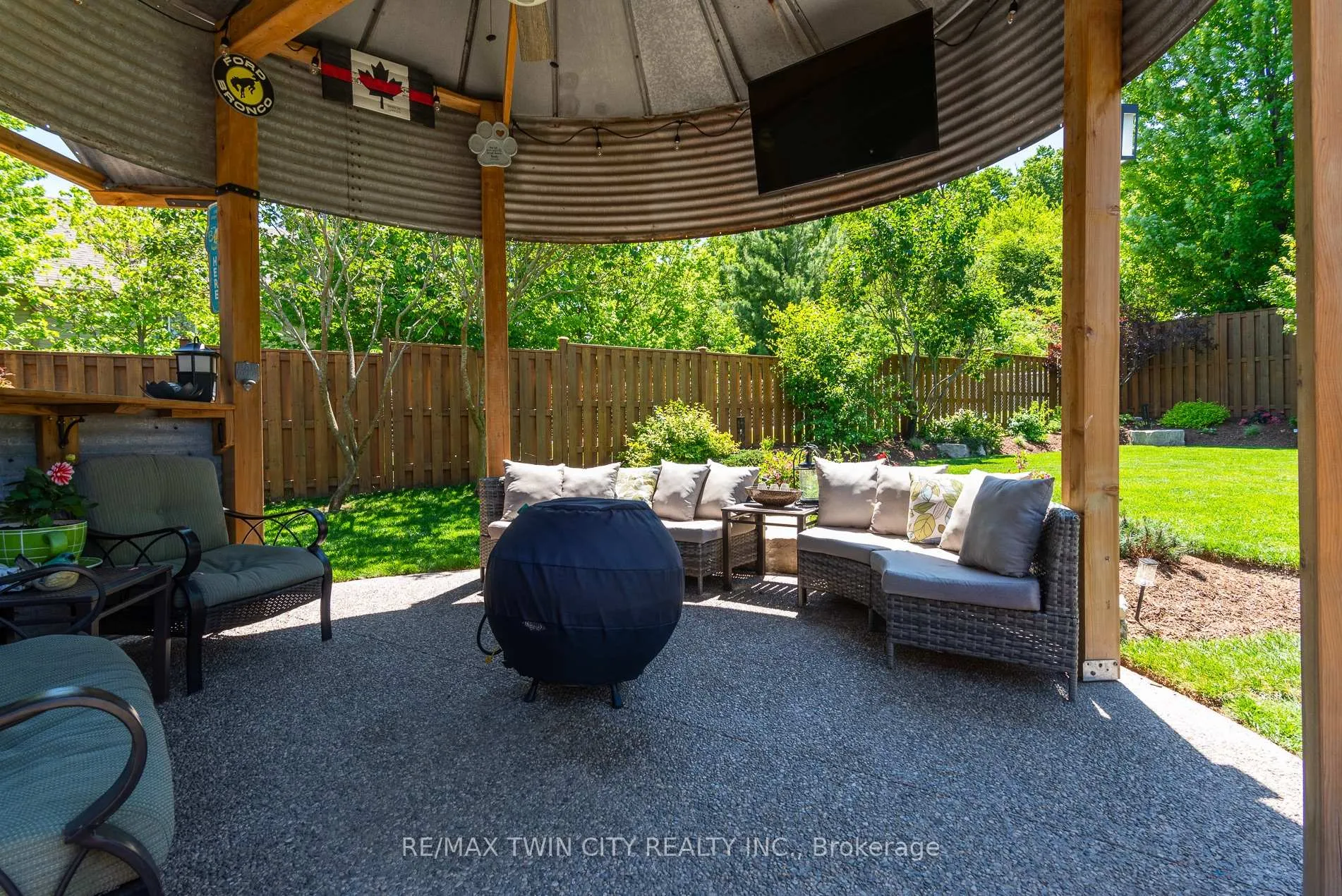 Photo 9 of 294 Fallowfield Drive, Kitchener — HOMEH