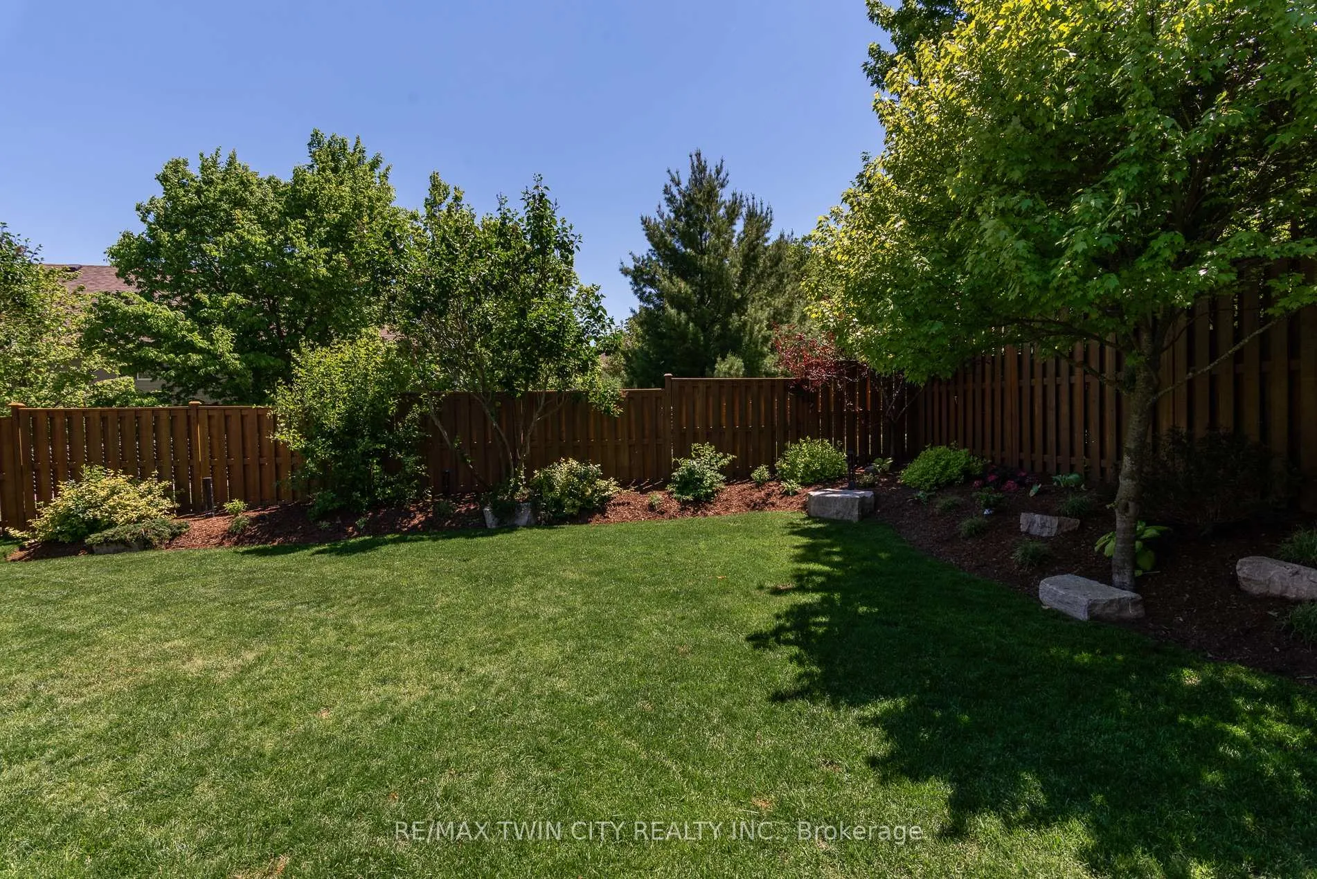 Photo 12 of 294 Fallowfield Drive, Kitchener — HOMEH