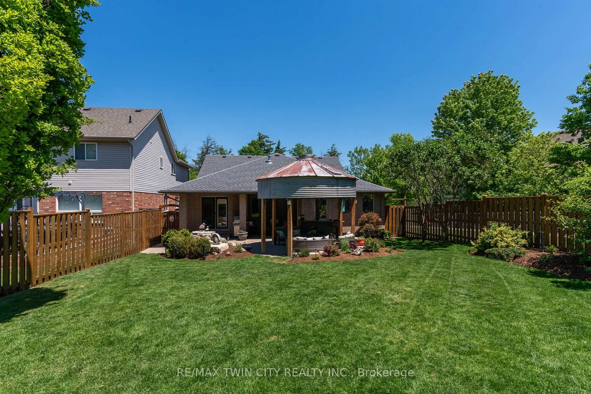 Photo 13 of 294 Fallowfield Drive, Kitchener — HOMEH