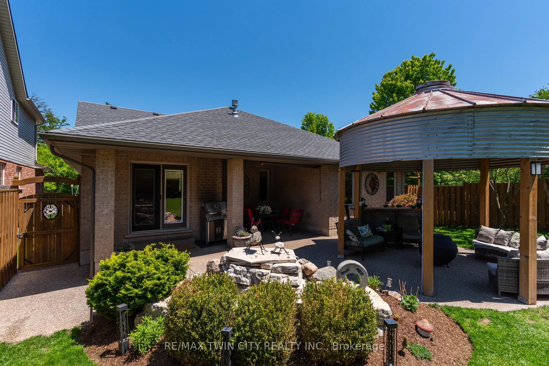 Photo 14 of 294 Fallowfield Drive, Kitchener — HOMEH