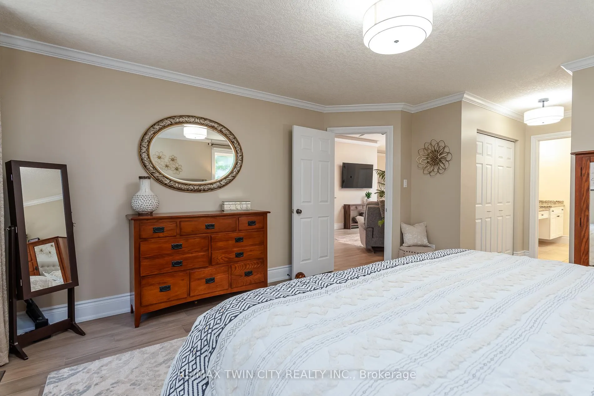 Photo 34 of 294 Fallowfield Drive, Kitchener — HOMEH